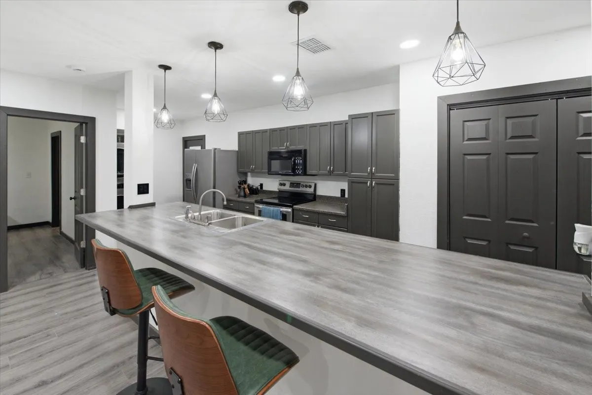 Single Family Residence For Sale in Hill County , 209 Timberline Drive, Whitney, Texas 76692, 3 Bedroom, 2 Bathroom, Garage spaces, 1,280 Sqft, built in 0, mls#21326116, Real Estate Agent in Whitney, Homes For Sale in Hill county, Homes For Sale in Whitney, Realtor in Whitney Texas, Real Estate Brokerage Independent Realty Texas, Luminita Cordes Realtor