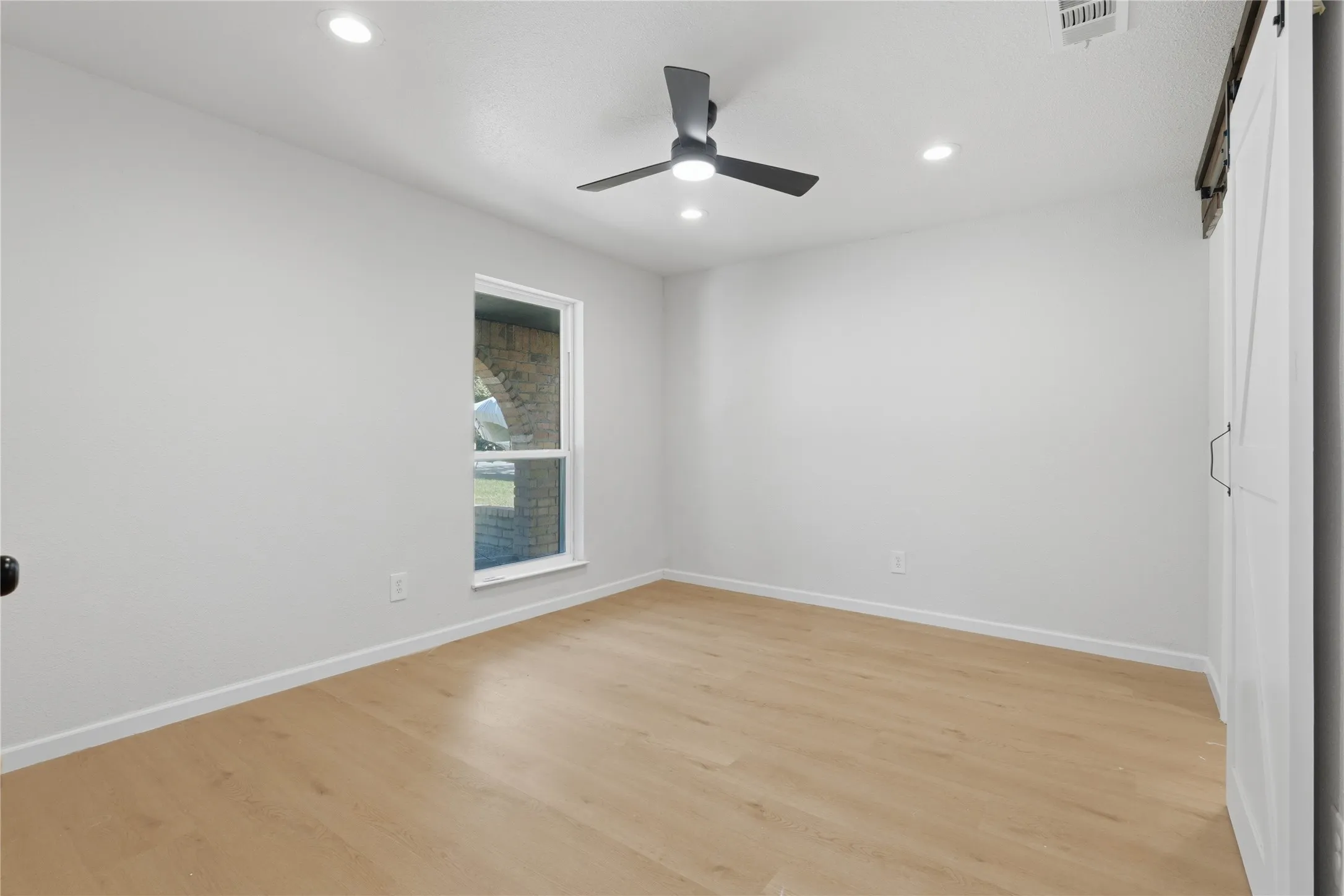 Single Family Residence For Sale in Tarrant County , 2706 Mintwood Place, Arlington, Texas 76016, 3 Bedroom, 2 Bathroom, 2 Garage spaces, 1,260 Sqft, built in 1972, Price $296,000, mls#21326693, Real Estate Agent in Arlington, Homes For Sale in Tarrant county, Homes For Sale in Arlington, Realtor in Arlington Texas, Real Estate Brokerage Independent Realty Texas, Luminita Cordes Realtor