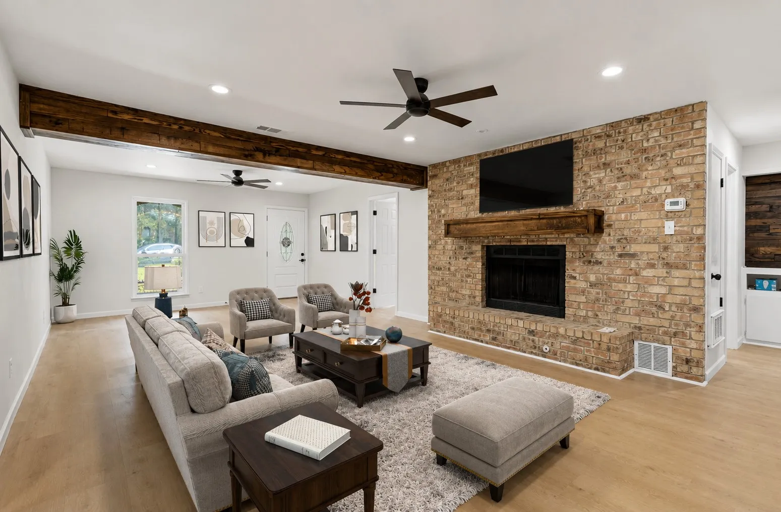 Single Family Residence For Sale in Tarrant County , 2706 Mintwood Place, Arlington, Texas 76016, 3 Bedroom, 2 Bathroom, 2 Garage spaces, 1,260 Sqft, built in 1972, Price $296,000, mls#21326693, Real Estate Agent in Arlington, Homes For Sale in Tarrant county, Homes For Sale in Arlington, Realtor in Arlington Texas, Real Estate Brokerage Independent Realty Texas, Luminita Cordes Realtor
