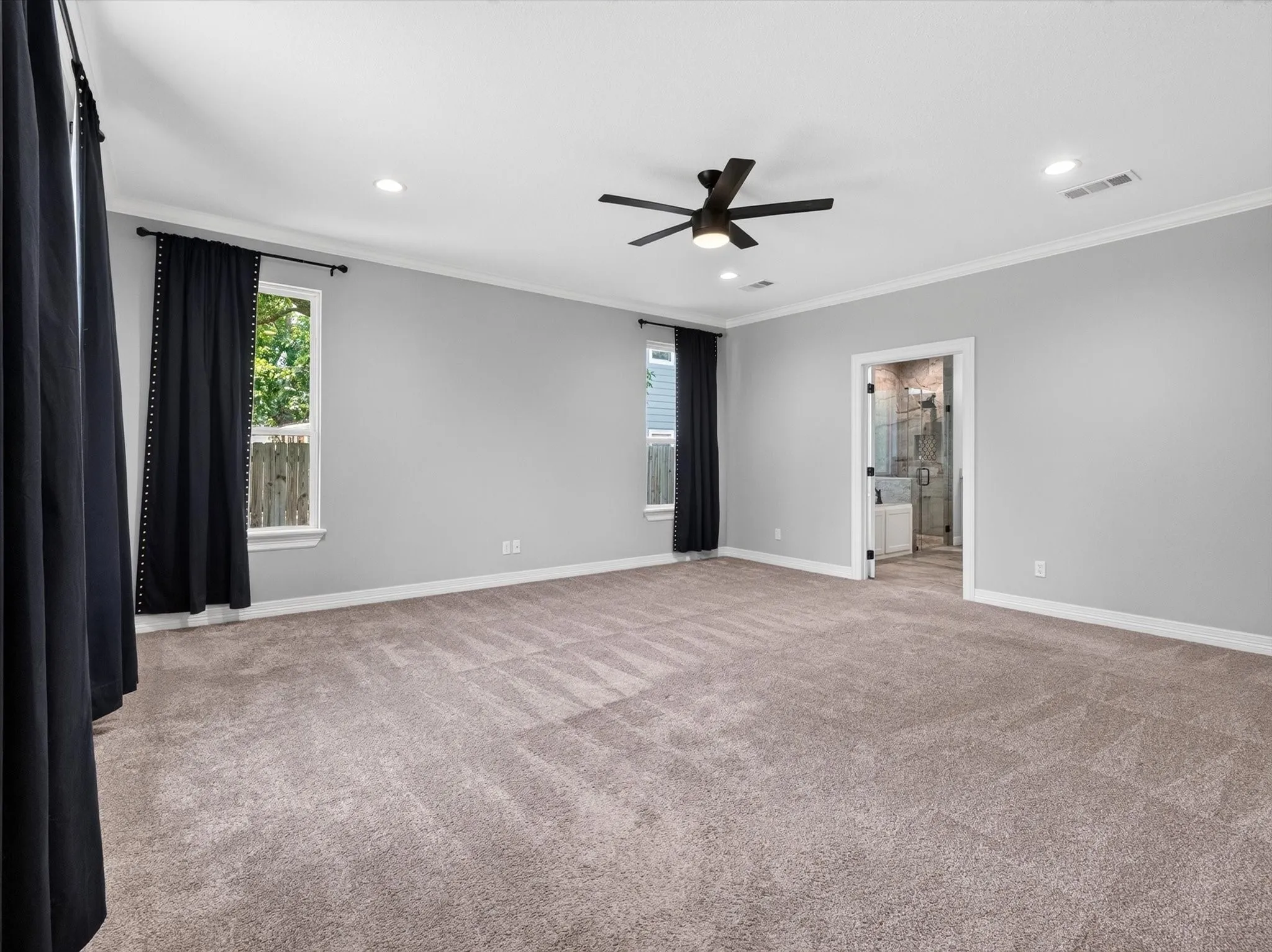 Single Family Residence For Sale in Grayson County , 902 N Main Street, Tioga, Texas 76271, 3 Bedroom, 2 Bathroom, 2 Garage spaces, 2,299 Sqft, built in 2021, mls#21312369, Real Estate Agent in Tioga, Homes For Sale in Grayson county, Homes For Sale in Tioga, Realtor in Tioga Texas, Real Estate Brokerage Independent Realty Texas, Luminita Cordes Realtor