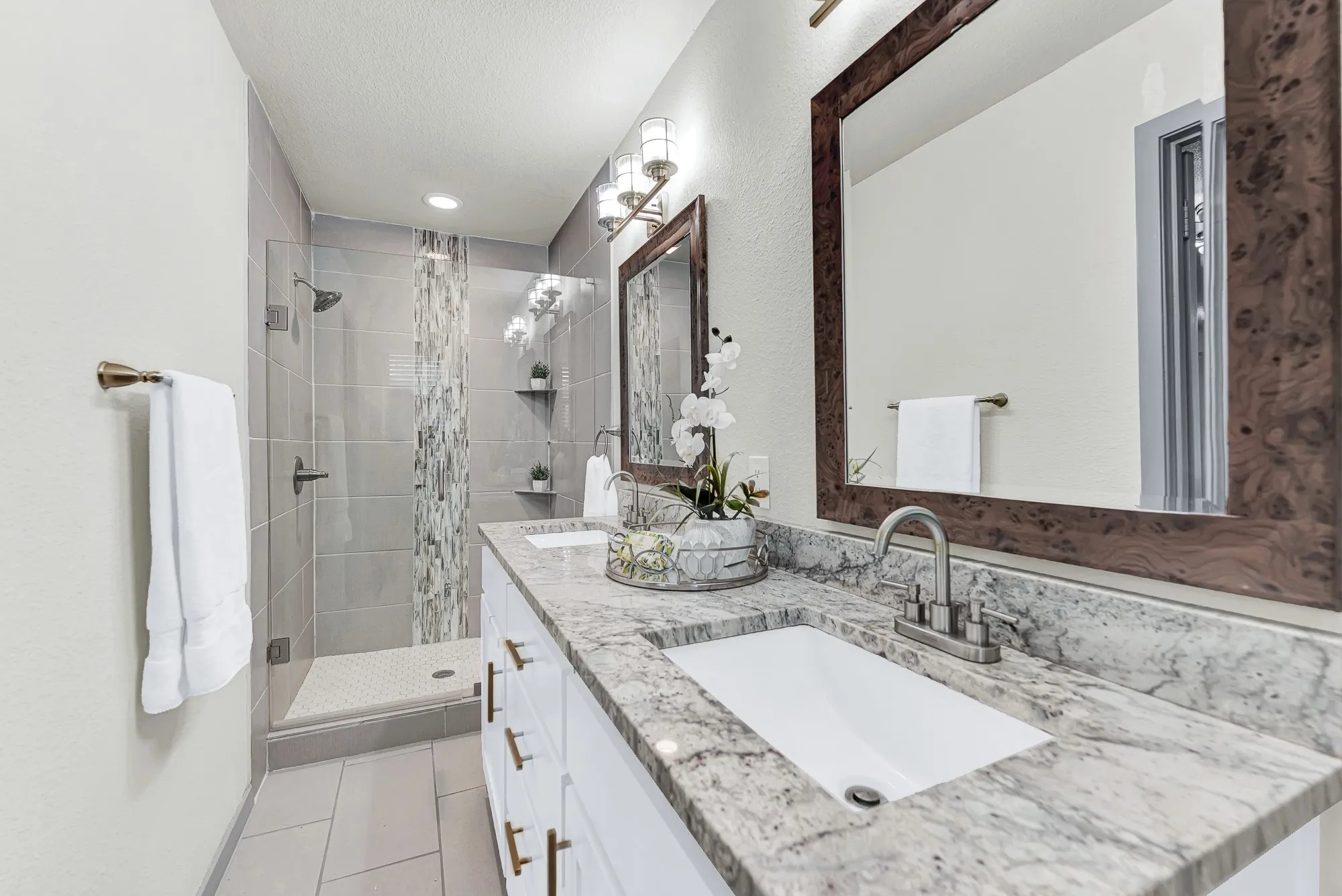Single Family Residence For Sale in Collin County , 428 Shady Brook Drive, Richardson, Texas 75080, 4 Bedroom, 2 Bathroom, Garage spaces, 2,188 Sqft, built in 1968, mls#21311509, Real Estate Agent in Richardson, Homes For Sale in Collin county, Homes For Sale in Richardson, Realtor in Richardson Texas, Real Estate Brokerage Independent Realty Texas, Luminita Cordes Realtor