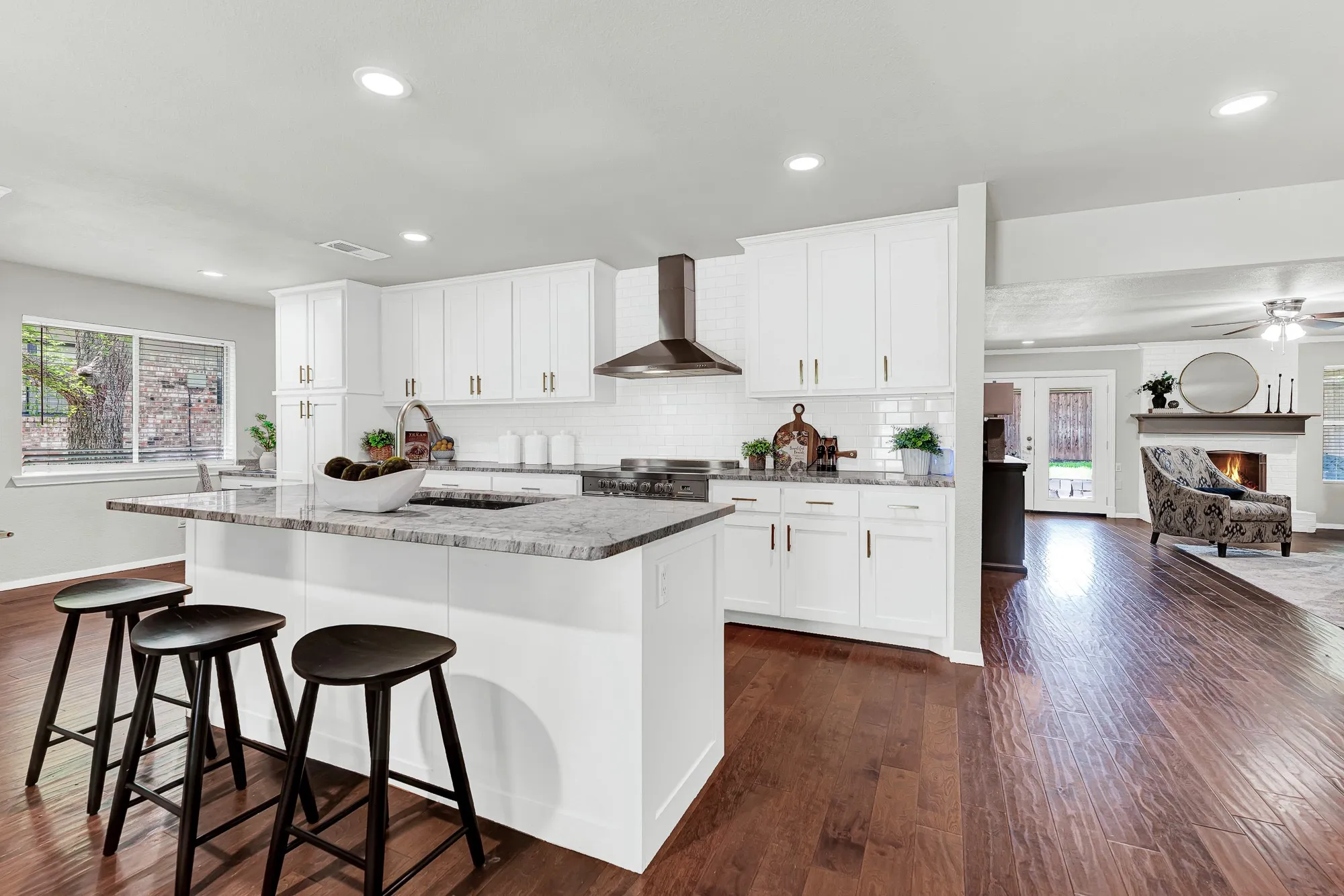 Single Family Residence For Sale in Collin County , 428 Shady Brook Drive, Richardson, Texas 75080, 4 Bedroom, 2 Bathroom, Garage spaces, 2,188 Sqft, built in 1968, mls#21311509, Real Estate Agent in Richardson, Homes For Sale in Collin county, Homes For Sale in Richardson, Realtor in Richardson Texas, Real Estate Brokerage Independent Realty Texas, Luminita Cordes Realtor