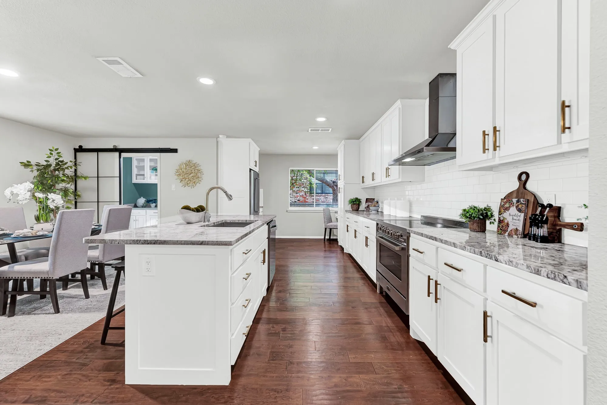 Single Family Residence For Sale in Collin County , 428 Shady Brook Drive, Richardson, Texas 75080, 4 Bedroom, 2 Bathroom, Garage spaces, 2,188 Sqft, built in 1968, mls#21311509, Real Estate Agent in Richardson, Homes For Sale in Collin county, Homes For Sale in Richardson, Realtor in Richardson Texas, Real Estate Brokerage Independent Realty Texas, Luminita Cordes Realtor