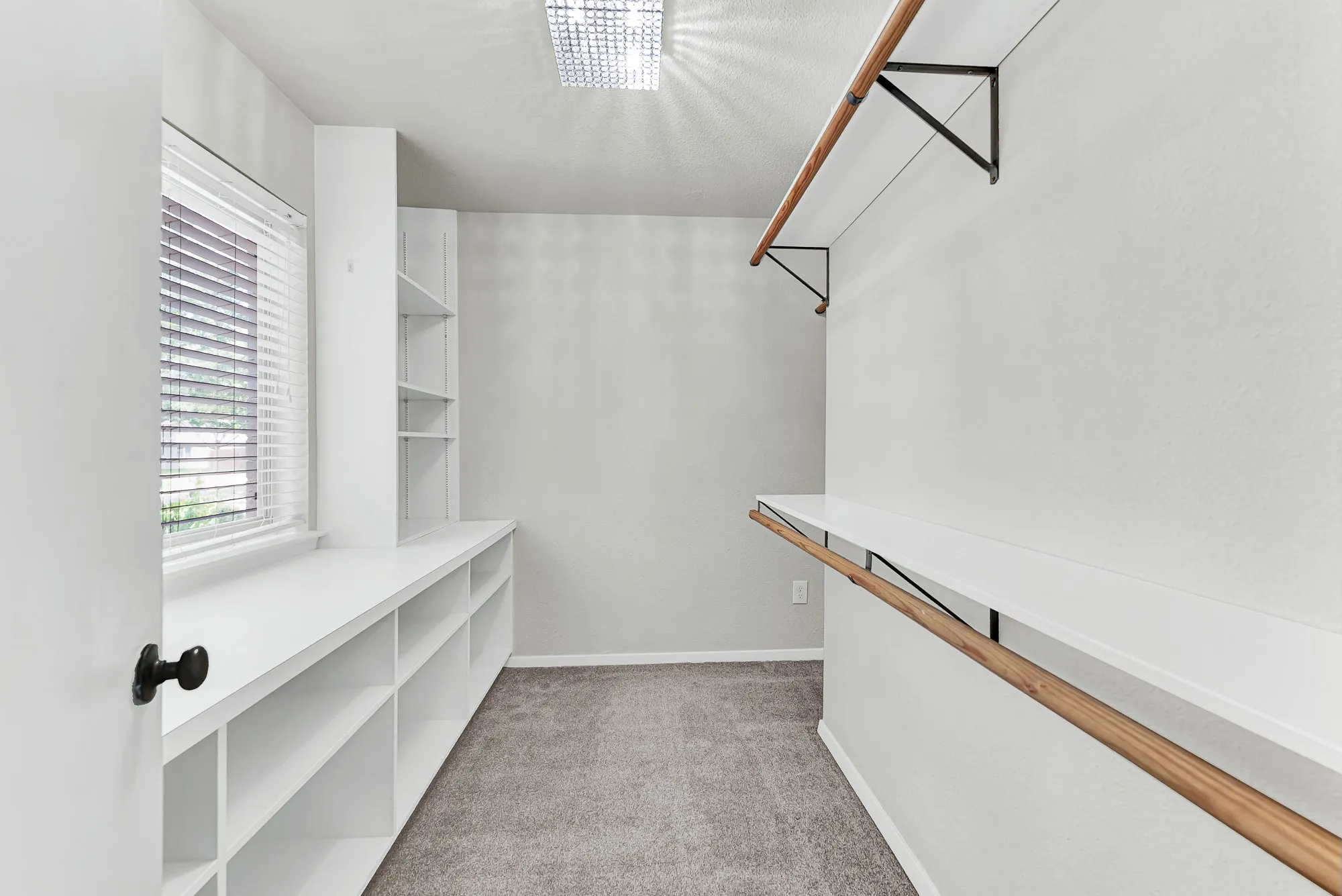 Huge primary closet with built-ins
