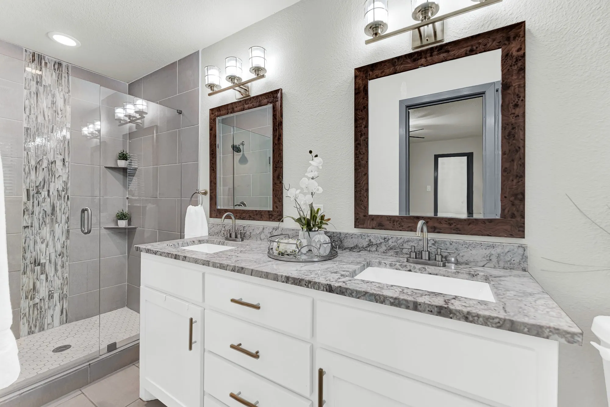 Single Family Residence For Sale in Collin County , 428 Shady Brook Drive, Richardson, Texas 75080, 4 Bedroom, 2 Bathroom, Garage spaces, 2,188 Sqft, built in 1968, mls#21311509, Real Estate Agent in Richardson, Homes For Sale in Collin county, Homes For Sale in Richardson, Realtor in Richardson Texas, Real Estate Brokerage Independent Realty Texas, Luminita Cordes Realtor