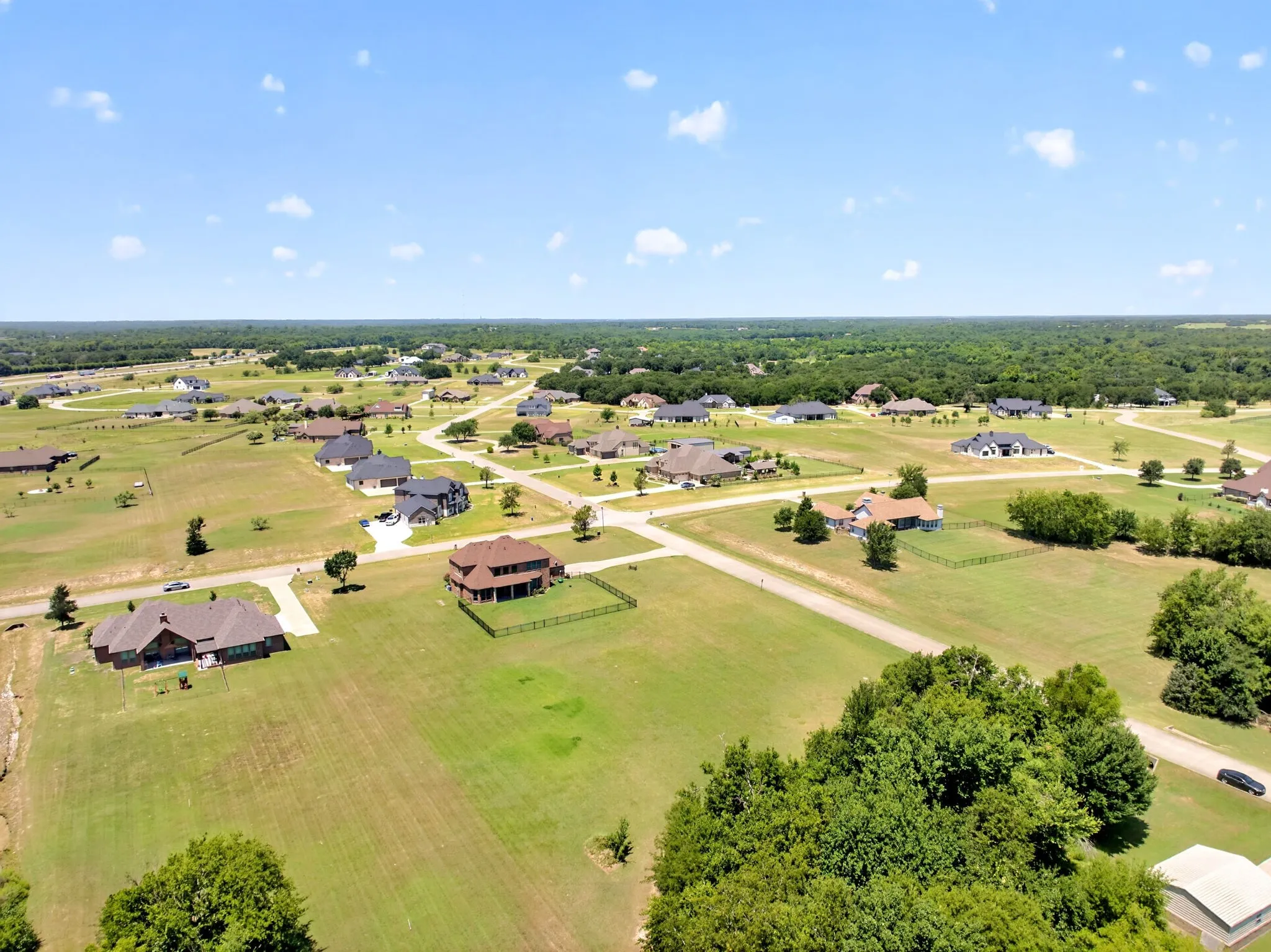 Single Family Residence For Sale in Kaufman County , 1132 Shadow Lakes Drive, Wills Point, Texas 75169, 4 Bedroom, 4 Bathroom, 3 Garage spaces, 3,571 Sqft, built in 2007, mls#21322353, Real Estate Agent in Wills Point, Homes For Sale in Kaufman county, Homes For Sale in Wills Point, Realtor in Wills Point Texas, Real Estate Brokerage Independent Realty Texas, Luminita Cordes Realtor