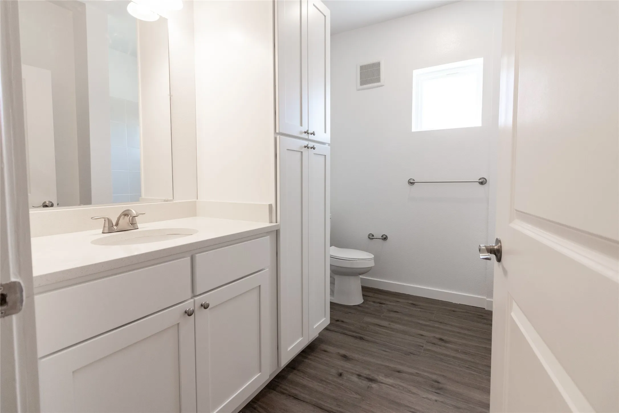 Apartment For Rent in Tarrant County , 7149 Trail Lake Drive, Fort Worth, Texas 76133, 2 Bedroom, 2 Bathroom, Garage spaces, 1,000 Sqft, built in 2024, mls#21326697, Real Estate Agent in Fort Worth, Homes For Rent in Tarrant county, Homes For Rent in Fort Worth, Realtor in Fort Worth Texas, Real Estate Brokerage Independent Realty Texas, Luminita Cordes Realtor