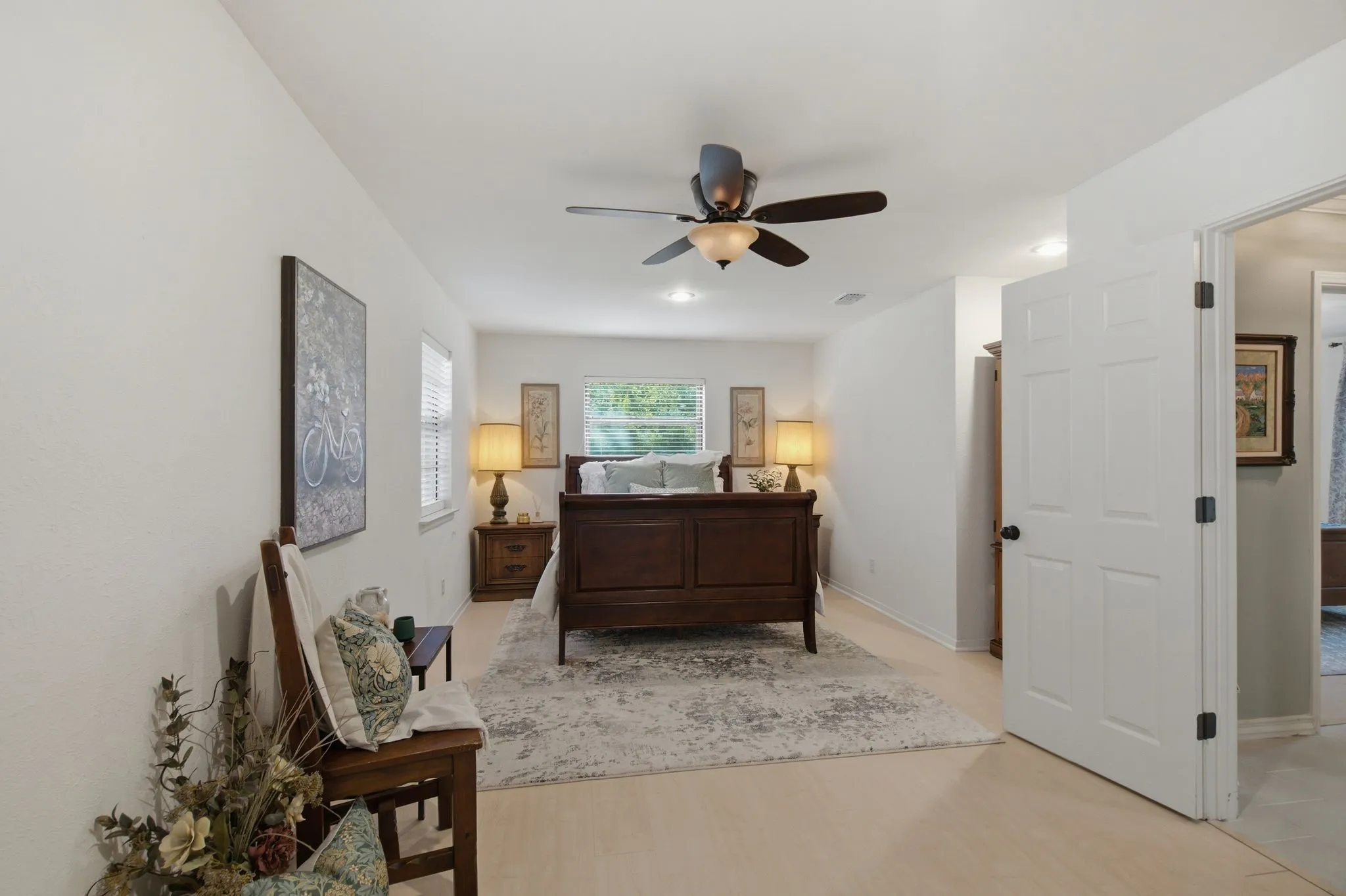 Single Family Residence For Sale in Tarrant County , 3001 Curry Road, Arlington, Texas 76001, 4 Bedroom, 3 Bathroom, 3 Garage spaces, 3,619 Sqft, built in 1961, mls#21326325, Real Estate Agent in Arlington, Homes For Sale in Tarrant county, Homes For Sale in Arlington, Realtor in Arlington Texas, Real Estate Brokerage Independent Realty Texas, Luminita Cordes Realtor