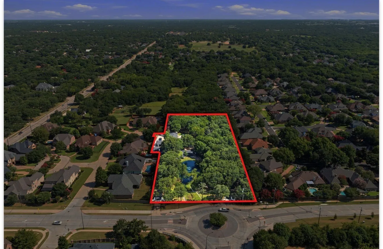 Single Family Residence For Sale in Tarrant County , 3001 Curry Road, Arlington, Texas 76001, 4 Bedroom, 3 Bathroom, 3 Garage spaces, 3,619 Sqft, built in 1961, mls#21326325, Real Estate Agent in Arlington, Homes For Sale in Tarrant county, Homes For Sale in Arlington, Realtor in Arlington Texas, Real Estate Brokerage Independent Realty Texas, Luminita Cordes Realtor
