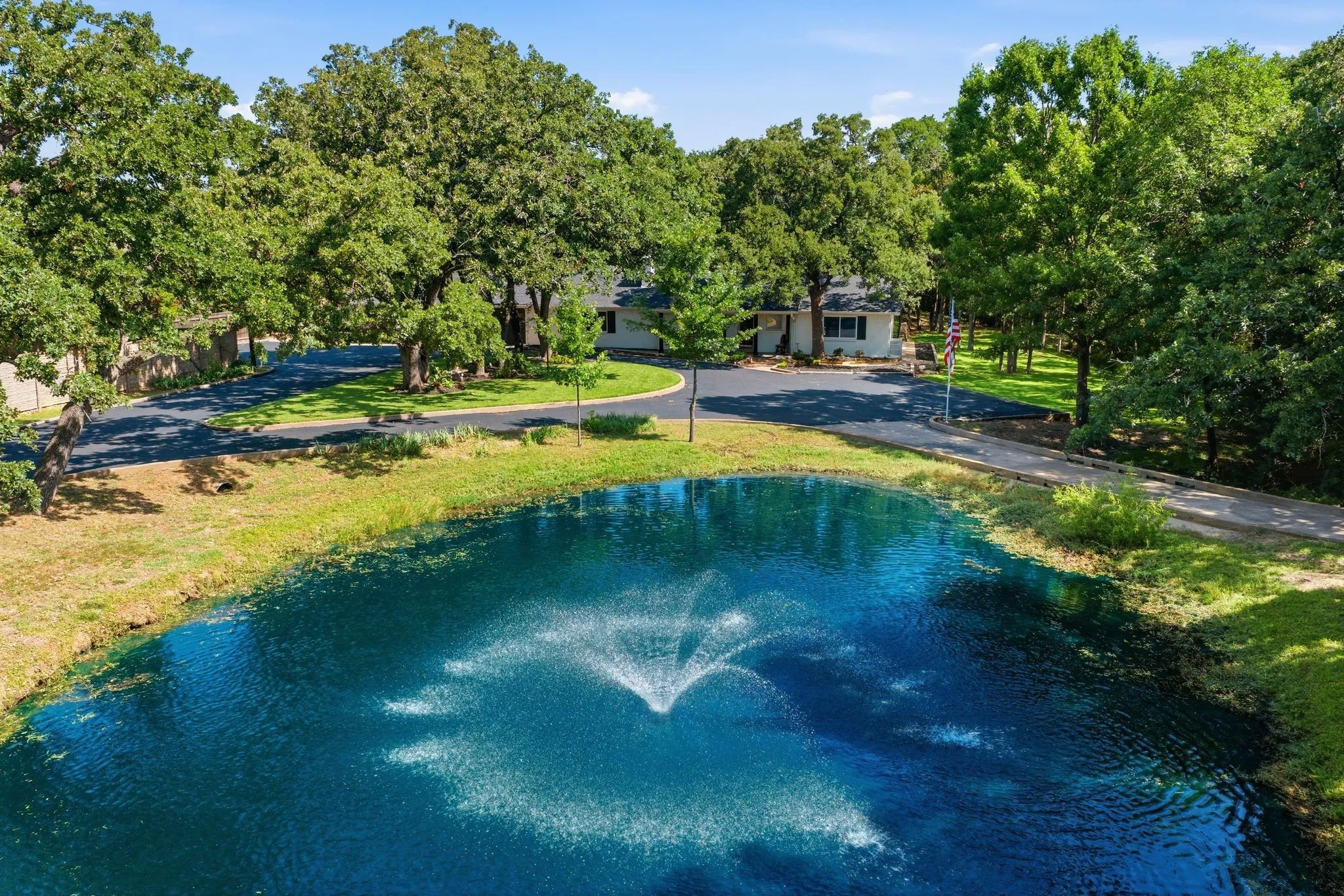 Single Family Residence For Sale in Tarrant County , 3001 Curry Road, Arlington, Texas 76001, 4 Bedroom, 3 Bathroom, 3 Garage spaces, 3,619 Sqft, built in 1961, mls#21326325, Real Estate Agent in Arlington, Homes For Sale in Tarrant county, Homes For Sale in Arlington, Realtor in Arlington Texas, Real Estate Brokerage Independent Realty Texas, Luminita Cordes Realtor
