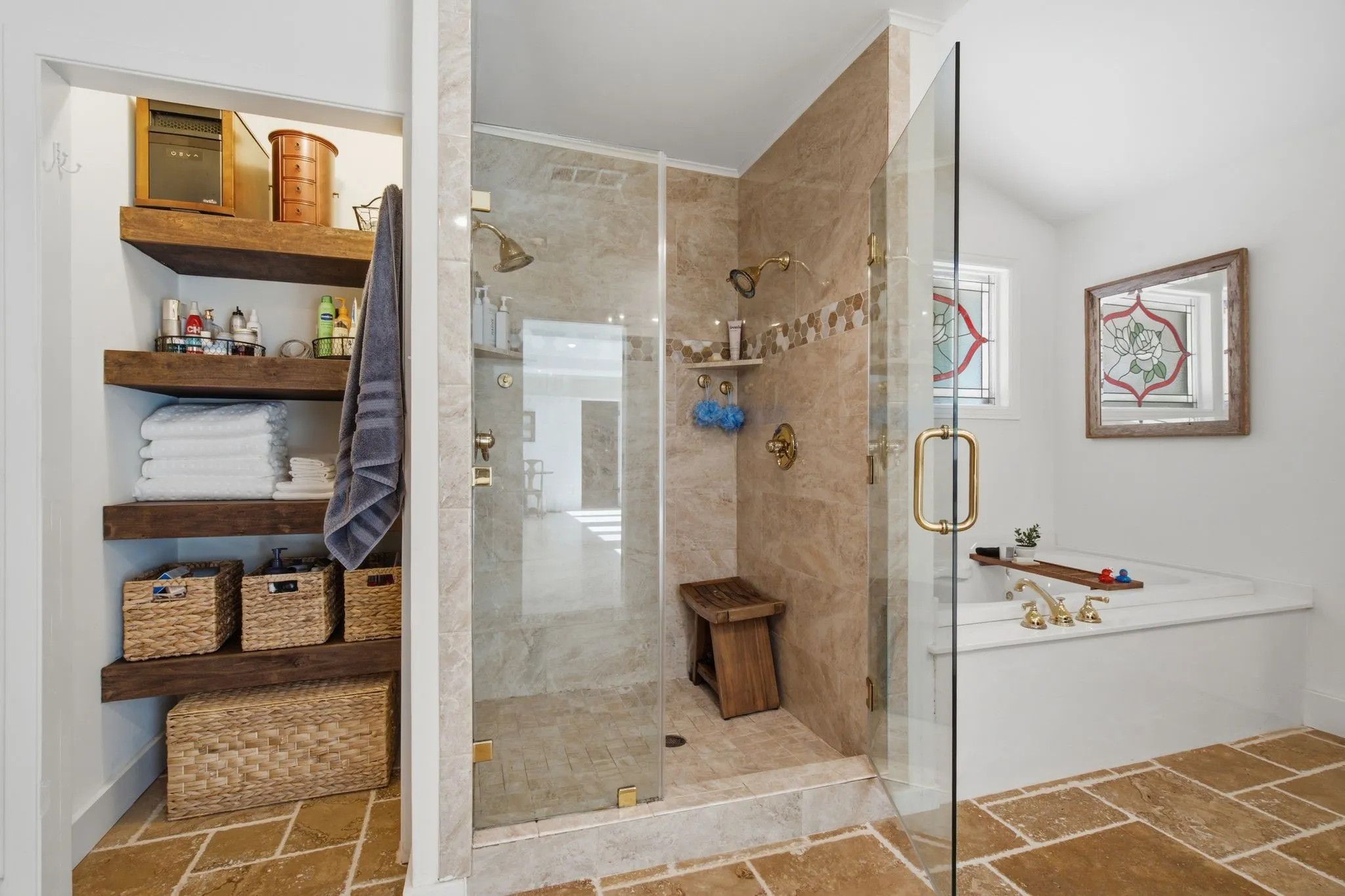 Single Family Residence For Sale in Tarrant County , 3001 Curry Road, Arlington, Texas 76001, 4 Bedroom, 3 Bathroom, 3 Garage spaces, 3,619 Sqft, built in 1961, mls#21326325, Real Estate Agent in Arlington, Homes For Sale in Tarrant county, Homes For Sale in Arlington, Realtor in Arlington Texas, Real Estate Brokerage Independent Realty Texas, Luminita Cordes Realtor
