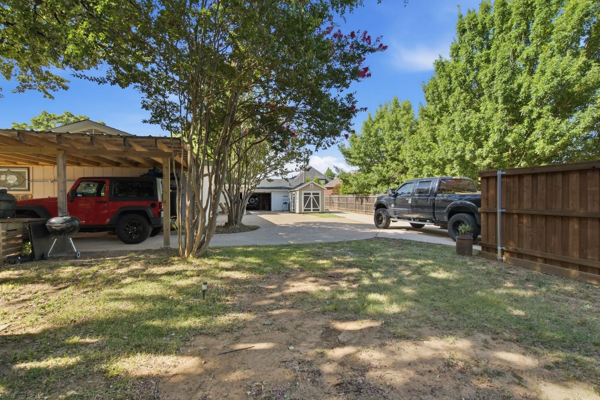 Single Family Residence For Sale in Tarrant County , 3001 Curry Road, Arlington, Texas 76001, 4 Bedroom, 3 Bathroom, 3 Garage spaces, 3,619 Sqft, built in 1961, mls#21326325, Real Estate Agent in Arlington, Homes For Sale in Tarrant county, Homes For Sale in Arlington, Realtor in Arlington Texas, Real Estate Brokerage Independent Realty Texas, Luminita Cordes Realtor