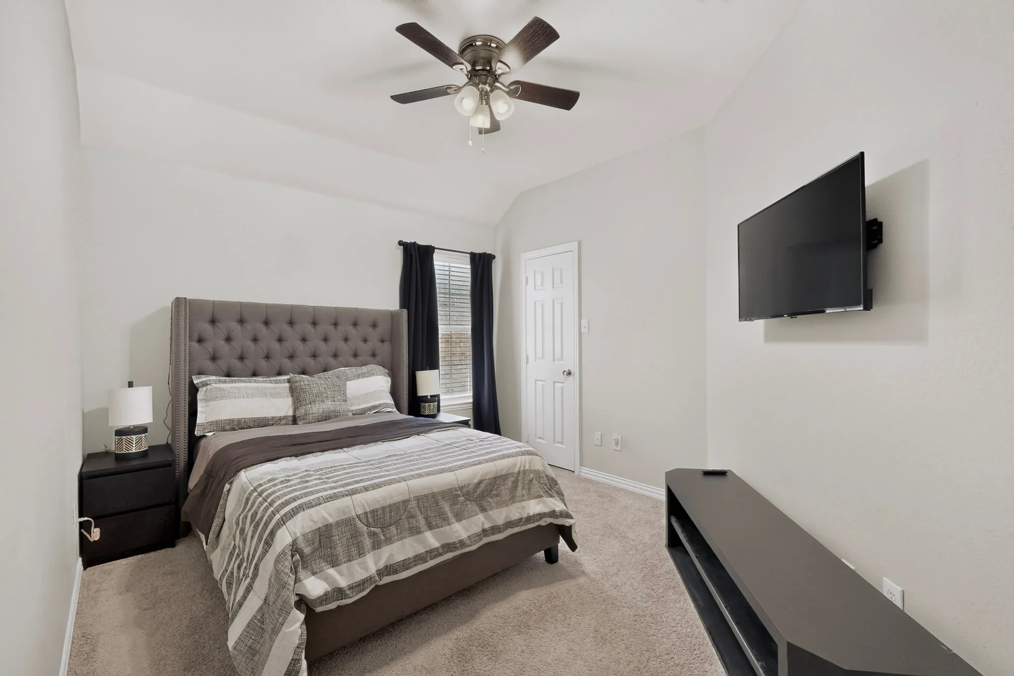 Single Family Residence For Sale in Denton County , 2266 Fox Crossing Lane, Frisco, Texas 75036, 4 Bedroom, 4 Bathroom, 2 Garage spaces, 2,774 Sqft, built in 2002, mls#21325358, Real Estate Agent in Frisco, Homes For Sale in Denton county, Homes For Sale in Frisco, Realtor in Frisco Texas, Real Estate Brokerage Independent Realty Texas, Luminita Cordes Realtor