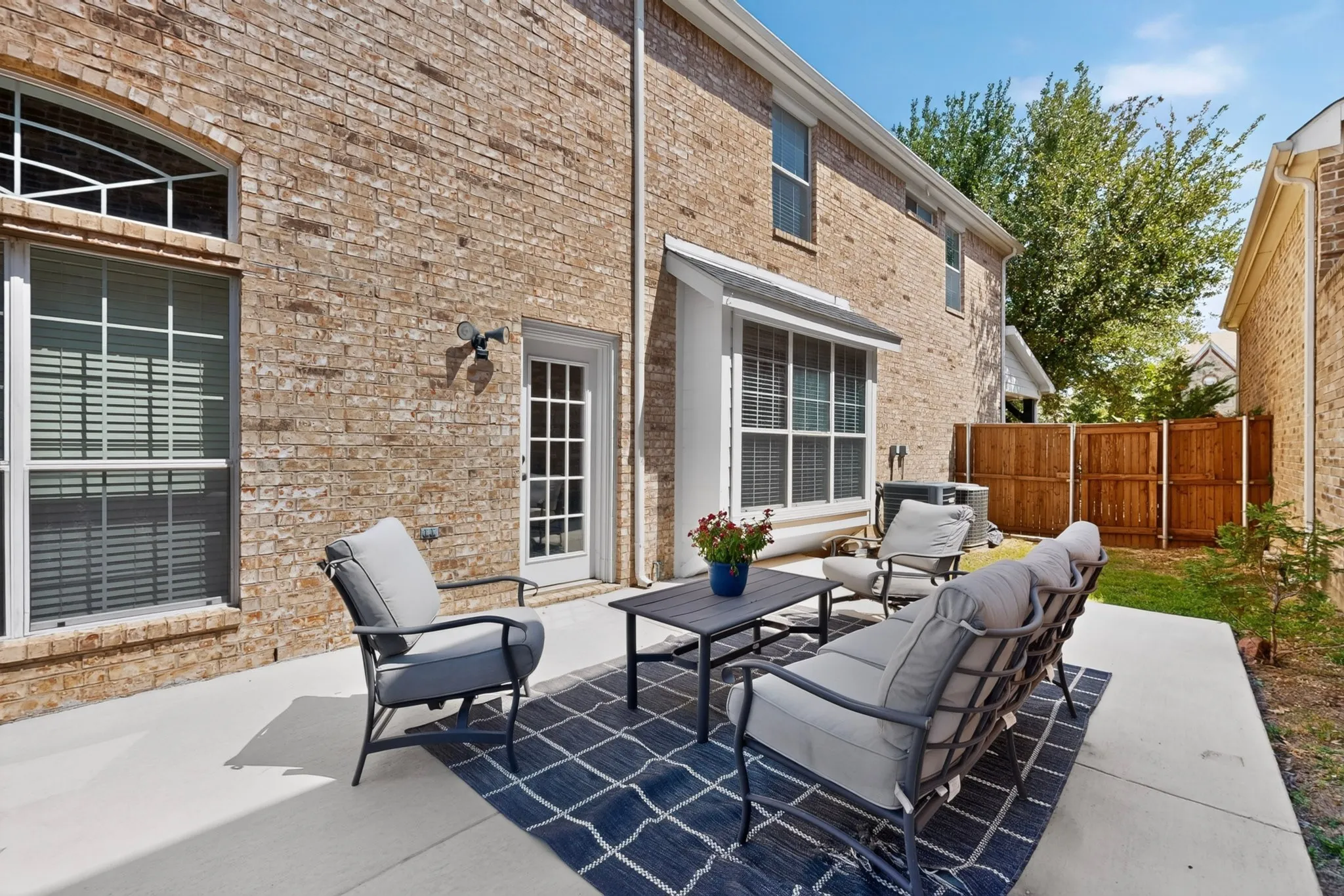Single Family Residence For Sale in Denton County , 2266 Fox Crossing Lane, Frisco, Texas 75036, 4 Bedroom, 4 Bathroom, 2 Garage spaces, 2,774 Sqft, built in 2002, mls#21325358, Real Estate Agent in Frisco, Homes For Sale in Denton county, Homes For Sale in Frisco, Realtor in Frisco Texas, Real Estate Brokerage Independent Realty Texas, Luminita Cordes Realtor