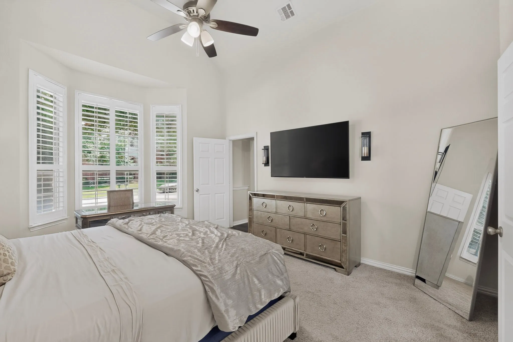 Single Family Residence For Sale in Denton County , 2266 Fox Crossing Lane, Frisco, Texas 75036, 4 Bedroom, 4 Bathroom, 2 Garage spaces, 2,774 Sqft, built in 2002, mls#21325358, Real Estate Agent in Frisco, Homes For Sale in Denton county, Homes For Sale in Frisco, Realtor in Frisco Texas, Real Estate Brokerage Independent Realty Texas, Luminita Cordes Realtor