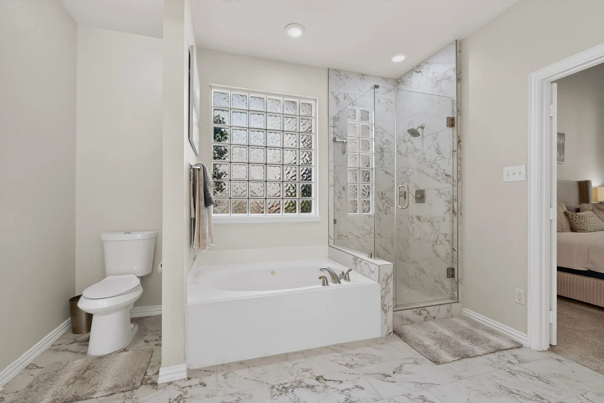Single Family Residence For Sale in Denton County , 2266 Fox Crossing Lane, Frisco, Texas 75036, 4 Bedroom, 4 Bathroom, 2 Garage spaces, 2,774 Sqft, built in 2002, mls#21325358, Real Estate Agent in Frisco, Homes For Sale in Denton county, Homes For Sale in Frisco, Realtor in Frisco Texas, Real Estate Brokerage Independent Realty Texas, Luminita Cordes Realtor