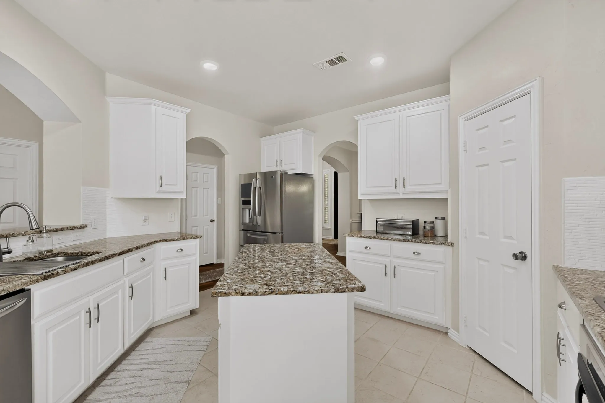Single Family Residence For Sale in Denton County , 2266 Fox Crossing Lane, Frisco, Texas 75036, 4 Bedroom, 4 Bathroom, 2 Garage spaces, 2,774 Sqft, built in 2002, mls#21325358, Real Estate Agent in Frisco, Homes For Sale in Denton county, Homes For Sale in Frisco, Realtor in Frisco Texas, Real Estate Brokerage Independent Realty Texas, Luminita Cordes Realtor