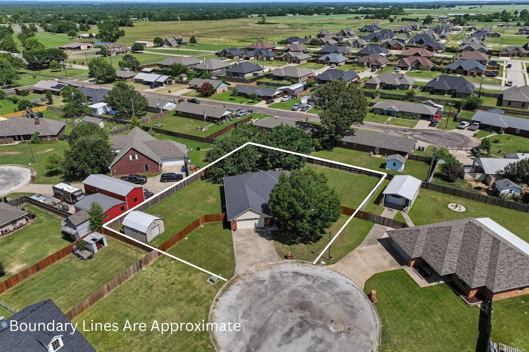 Single Family Residence For Sale in Grayson County , 202 Daniel Court, Collinsville, Texas 76233, 3 Bedroom, 2 Bathroom, 2 Garage spaces, 1,889 Sqft, built in 2002, mls#21326536, Real Estate Agent in Collinsville, Homes For Sale in Grayson county, Homes For Sale in Collinsville, Realtor in Collinsville Texas, Real Estate Brokerage Independent Realty Texas, Luminita Cordes Realtor
