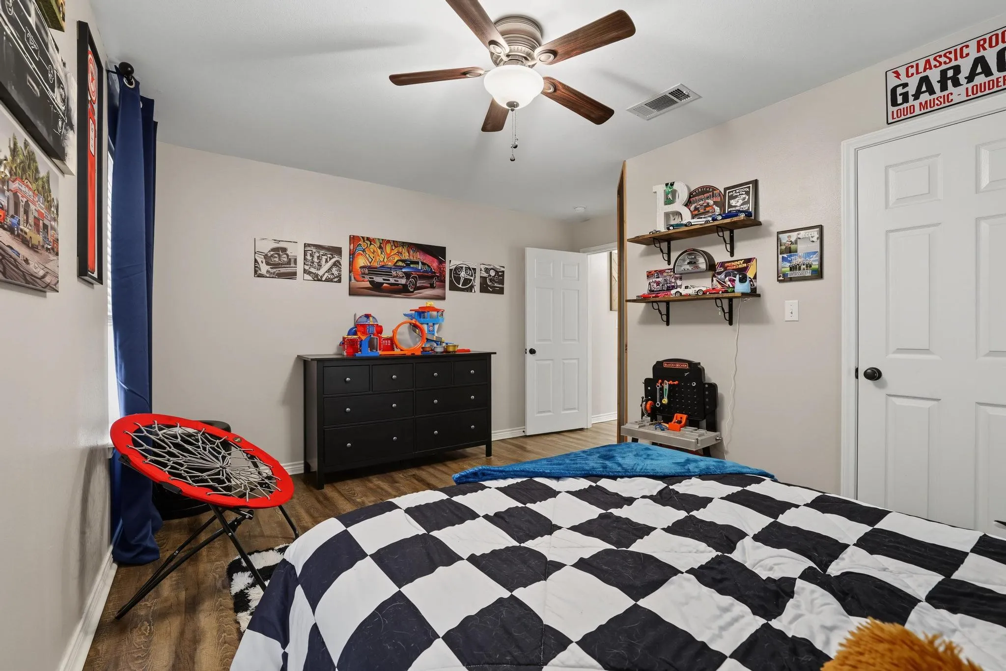 Single Family Residence For Sale in Grayson County , 202 Daniel Court, Collinsville, Texas 76233, 3 Bedroom, 2 Bathroom, 2 Garage spaces, 1,889 Sqft, built in 2002, mls#21326536, Real Estate Agent in Collinsville, Homes For Sale in Grayson county, Homes For Sale in Collinsville, Realtor in Collinsville Texas, Real Estate Brokerage Independent Realty Texas, Luminita Cordes Realtor