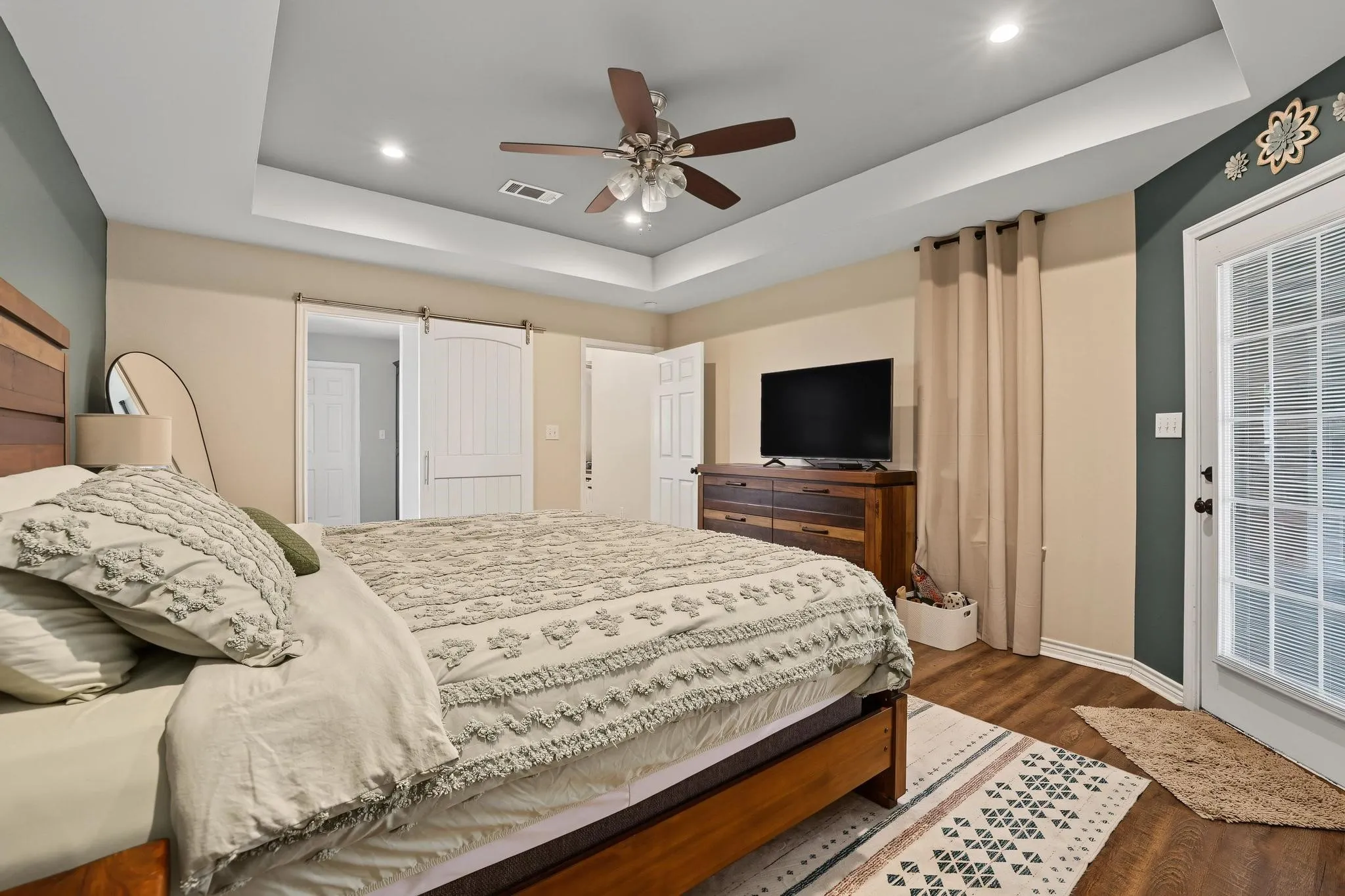 Single Family Residence For Sale in Grayson County , 202 Daniel Court, Collinsville, Texas 76233, 3 Bedroom, 2 Bathroom, 2 Garage spaces, 1,889 Sqft, built in 2002, mls#21326536, Real Estate Agent in Collinsville, Homes For Sale in Grayson county, Homes For Sale in Collinsville, Realtor in Collinsville Texas, Real Estate Brokerage Independent Realty Texas, Luminita Cordes Realtor