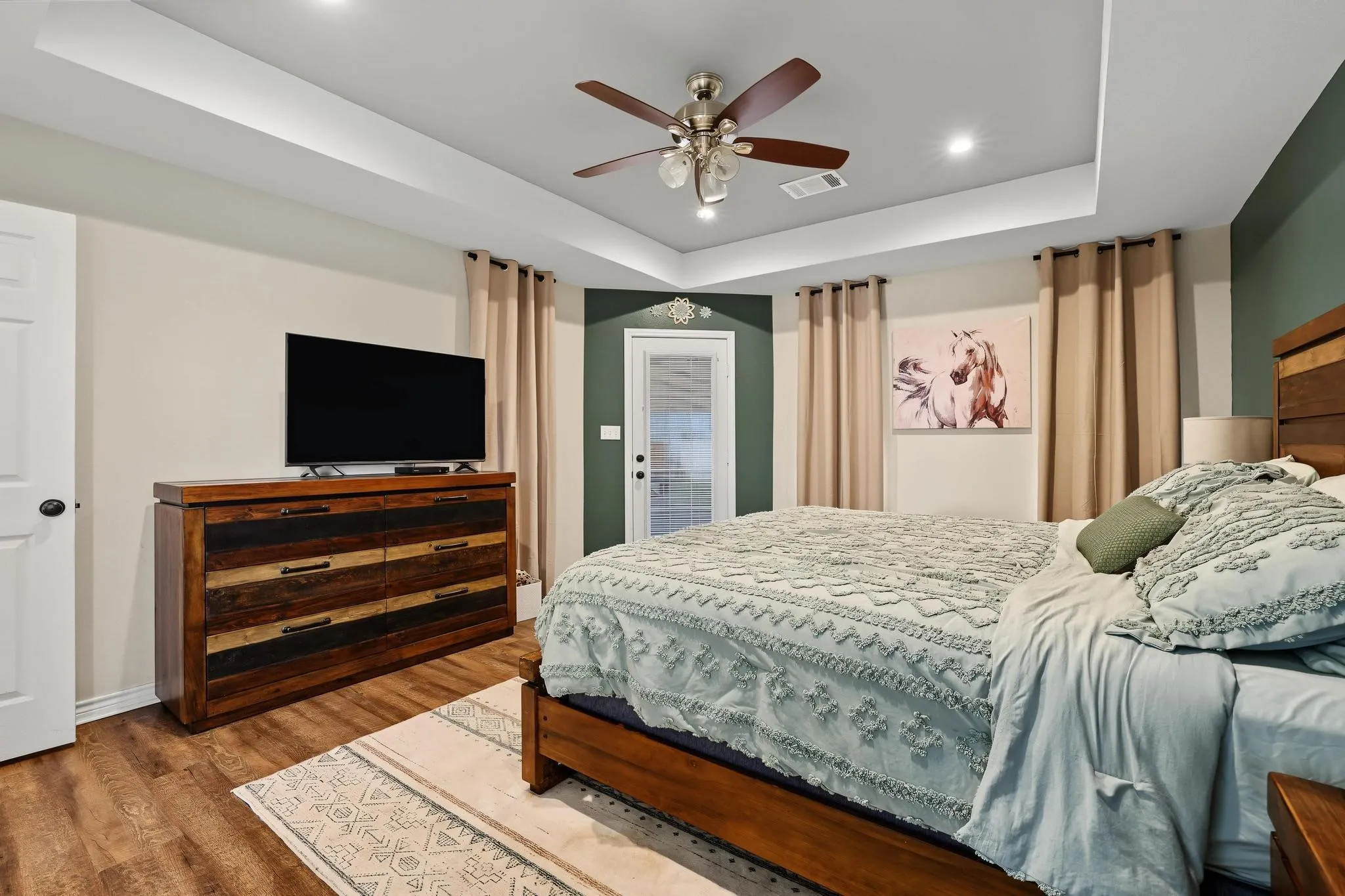 Single Family Residence For Sale in Grayson County , 202 Daniel Court, Collinsville, Texas 76233, 3 Bedroom, 2 Bathroom, 2 Garage spaces, 1,889 Sqft, built in 2002, mls#21326536, Real Estate Agent in Collinsville, Homes For Sale in Grayson county, Homes For Sale in Collinsville, Realtor in Collinsville Texas, Real Estate Brokerage Independent Realty Texas, Luminita Cordes Realtor