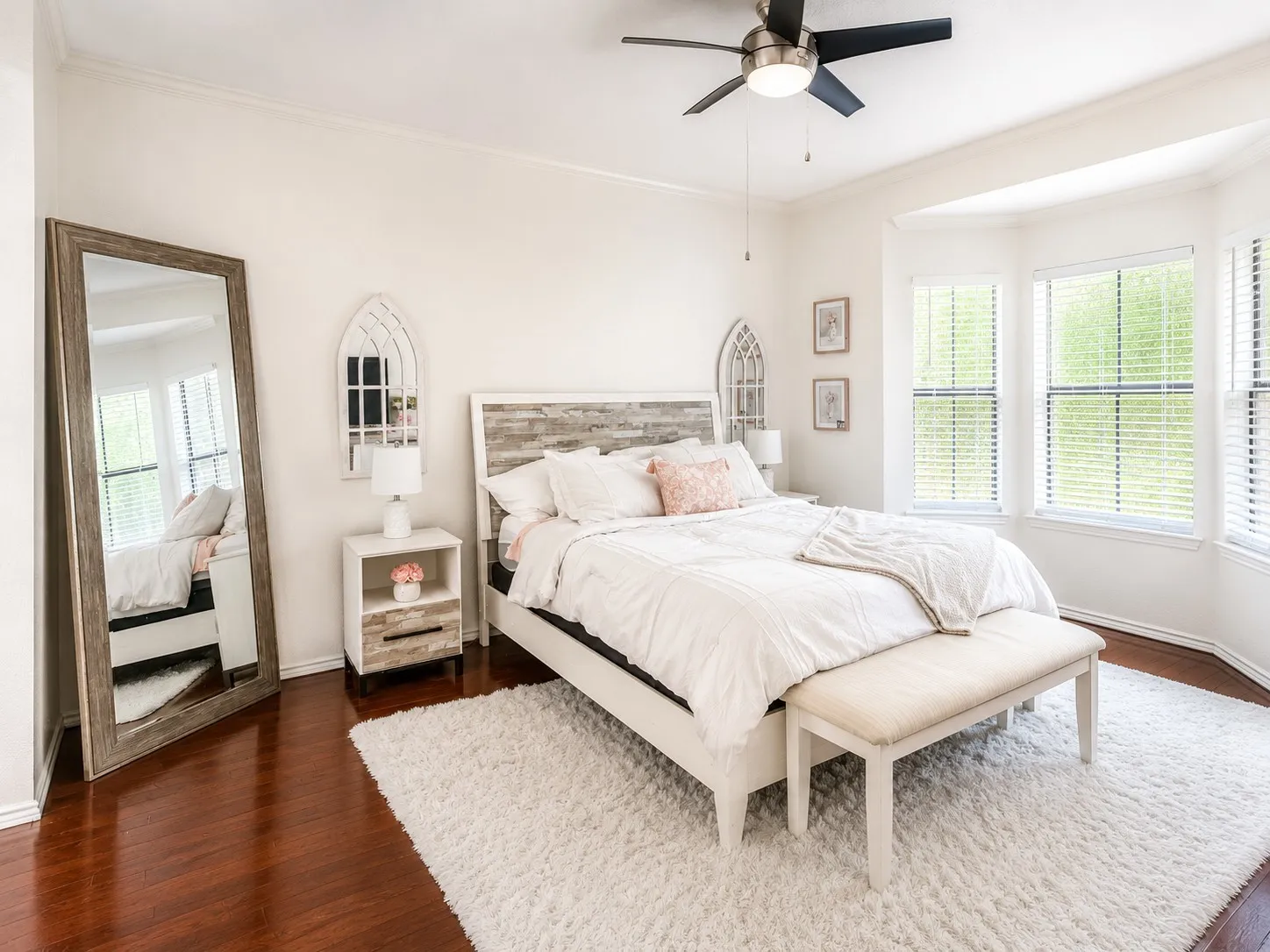 Condominium For Sale in Tarrant County , 3257 Donnelly Circle 604, Fort Worth, Texas 76107, 2 Bedroom, 2 Bathroom, Garage spaces, 1,069 Sqft, built in 1984, mls#21322119, Real Estate Agent in Fort Worth, Homes For Sale in Tarrant county, Homes For Sale in Fort Worth, Realtor in Fort Worth Texas, Real Estate Brokerage Independent Realty Texas, Luminita Cordes Realtor