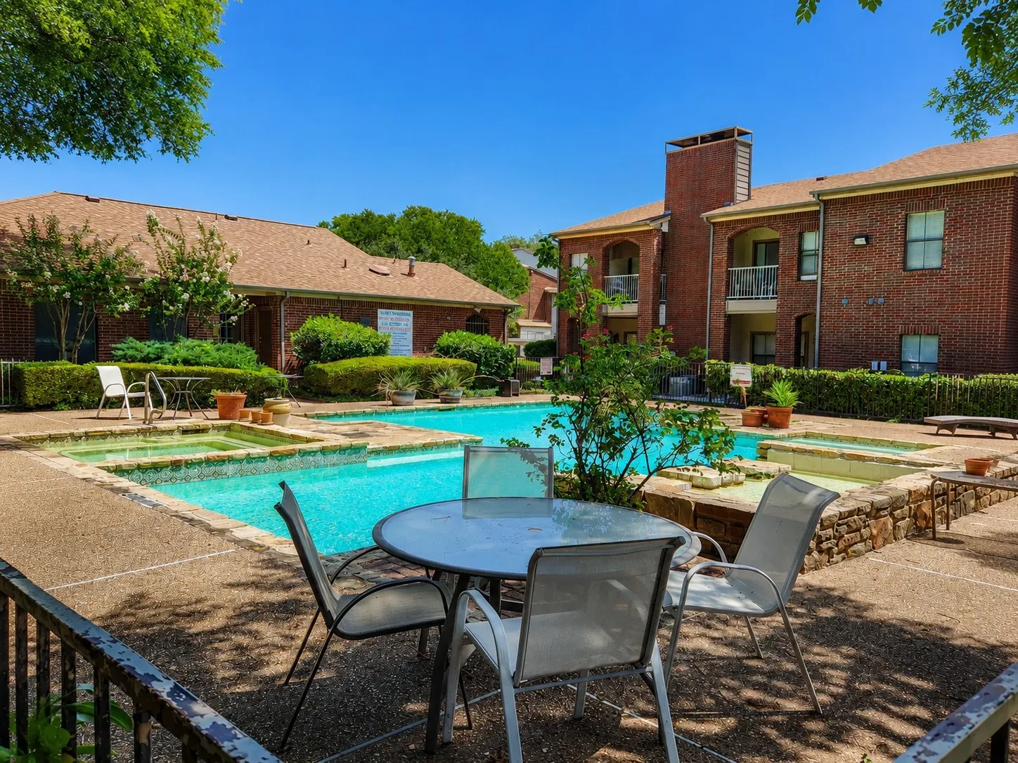 Condominium For Sale in Tarrant County , 3257 Donnelly Circle 604, Fort Worth, Texas 76107, 2 Bedroom, 2 Bathroom, Garage spaces, 1,069 Sqft, built in 1984, mls#21322119, Real Estate Agent in Fort Worth, Homes For Sale in Tarrant county, Homes For Sale in Fort Worth, Realtor in Fort Worth Texas, Real Estate Brokerage Independent Realty Texas, Luminita Cordes Realtor