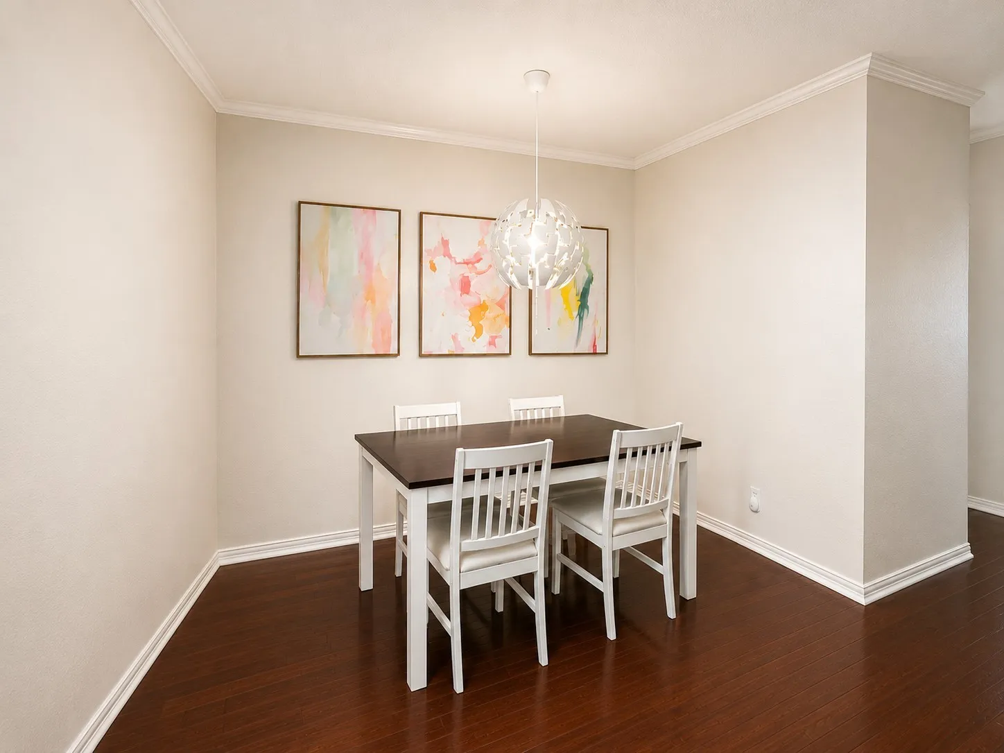 Condominium For Sale in Tarrant County , 3257 Donnelly Circle 604, Fort Worth, Texas 76107, 2 Bedroom, 2 Bathroom, Garage spaces, 1,069 Sqft, built in 1984, mls#21322119, Real Estate Agent in Fort Worth, Homes For Sale in Tarrant county, Homes For Sale in Fort Worth, Realtor in Fort Worth Texas, Real Estate Brokerage Independent Realty Texas, Luminita Cordes Realtor
