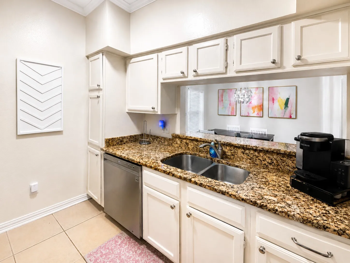 Condominium For Sale in Tarrant County , 3257 Donnelly Circle 604, Fort Worth, Texas 76107, 2 Bedroom, 2 Bathroom, Garage spaces, 1,069 Sqft, built in 1984, mls#21322119, Real Estate Agent in Fort Worth, Homes For Sale in Tarrant county, Homes For Sale in Fort Worth, Realtor in Fort Worth Texas, Real Estate Brokerage Independent Realty Texas, Luminita Cordes Realtor