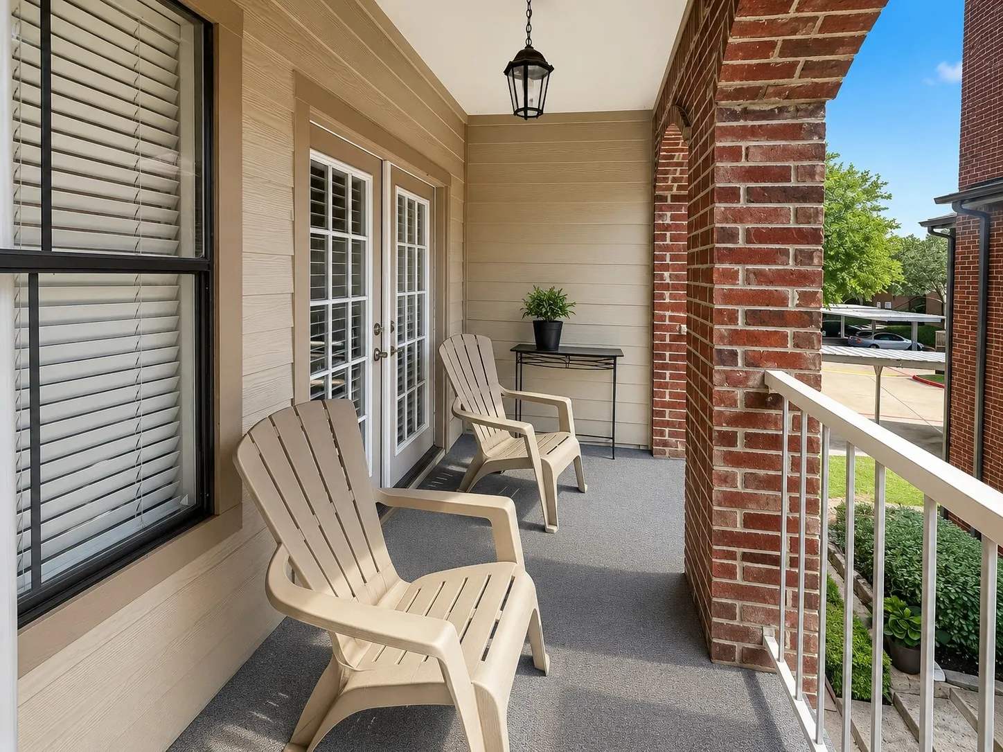 Condominium For Sale in Tarrant County , 3257 Donnelly Circle 604, Fort Worth, Texas 76107, 2 Bedroom, 2 Bathroom, Garage spaces, 1,069 Sqft, built in 1984, mls#21322119, Real Estate Agent in Fort Worth, Homes For Sale in Tarrant county, Homes For Sale in Fort Worth, Realtor in Fort Worth Texas, Real Estate Brokerage Independent Realty Texas, Luminita Cordes Realtor