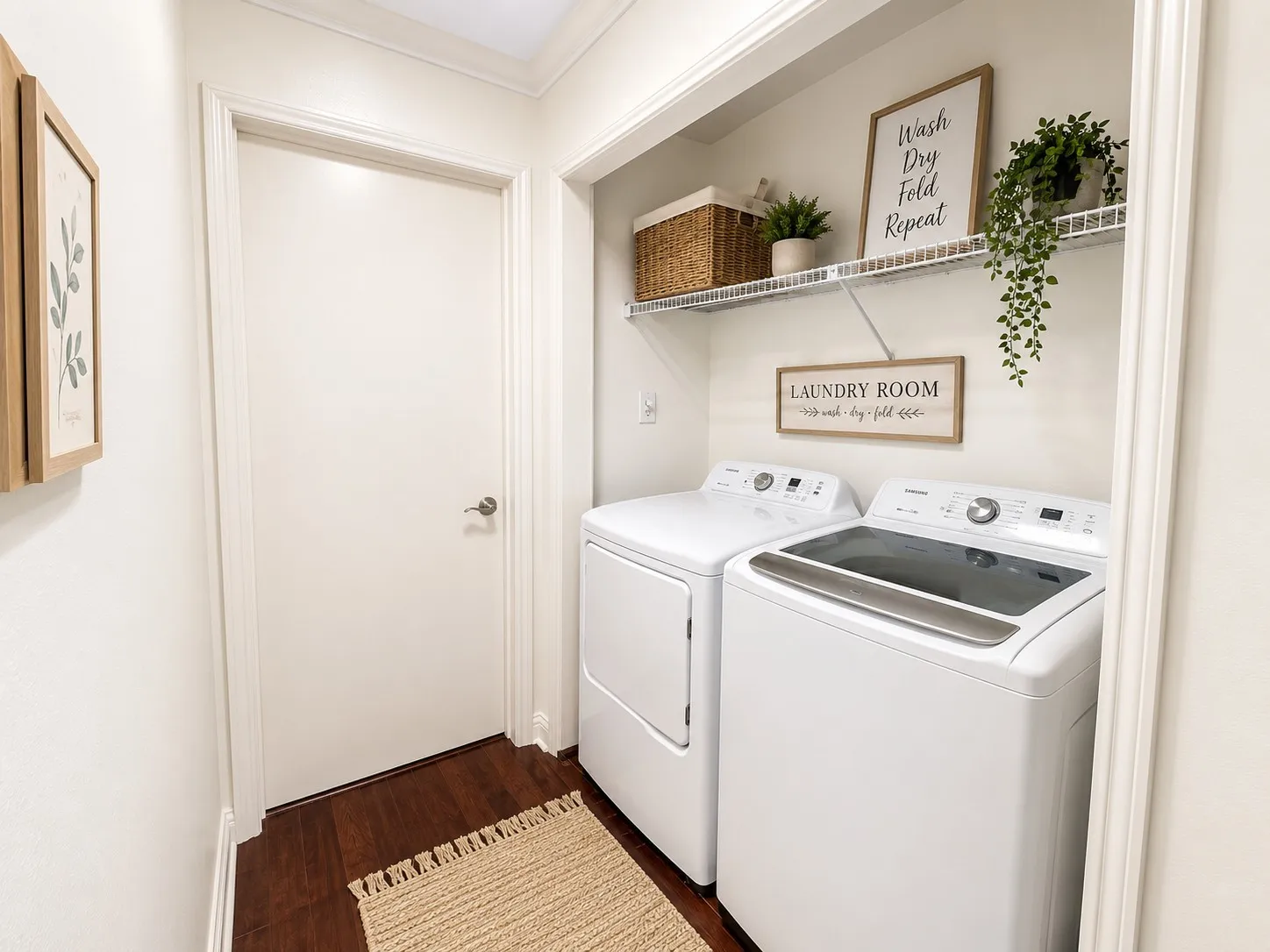 Condominium For Sale in Tarrant County , 3257 Donnelly Circle 604, Fort Worth, Texas 76107, 2 Bedroom, 2 Bathroom, Garage spaces, 1,069 Sqft, built in 1984, mls#21322119, Real Estate Agent in Fort Worth, Homes For Sale in Tarrant county, Homes For Sale in Fort Worth, Realtor in Fort Worth Texas, Real Estate Brokerage Independent Realty Texas, Luminita Cordes Realtor
