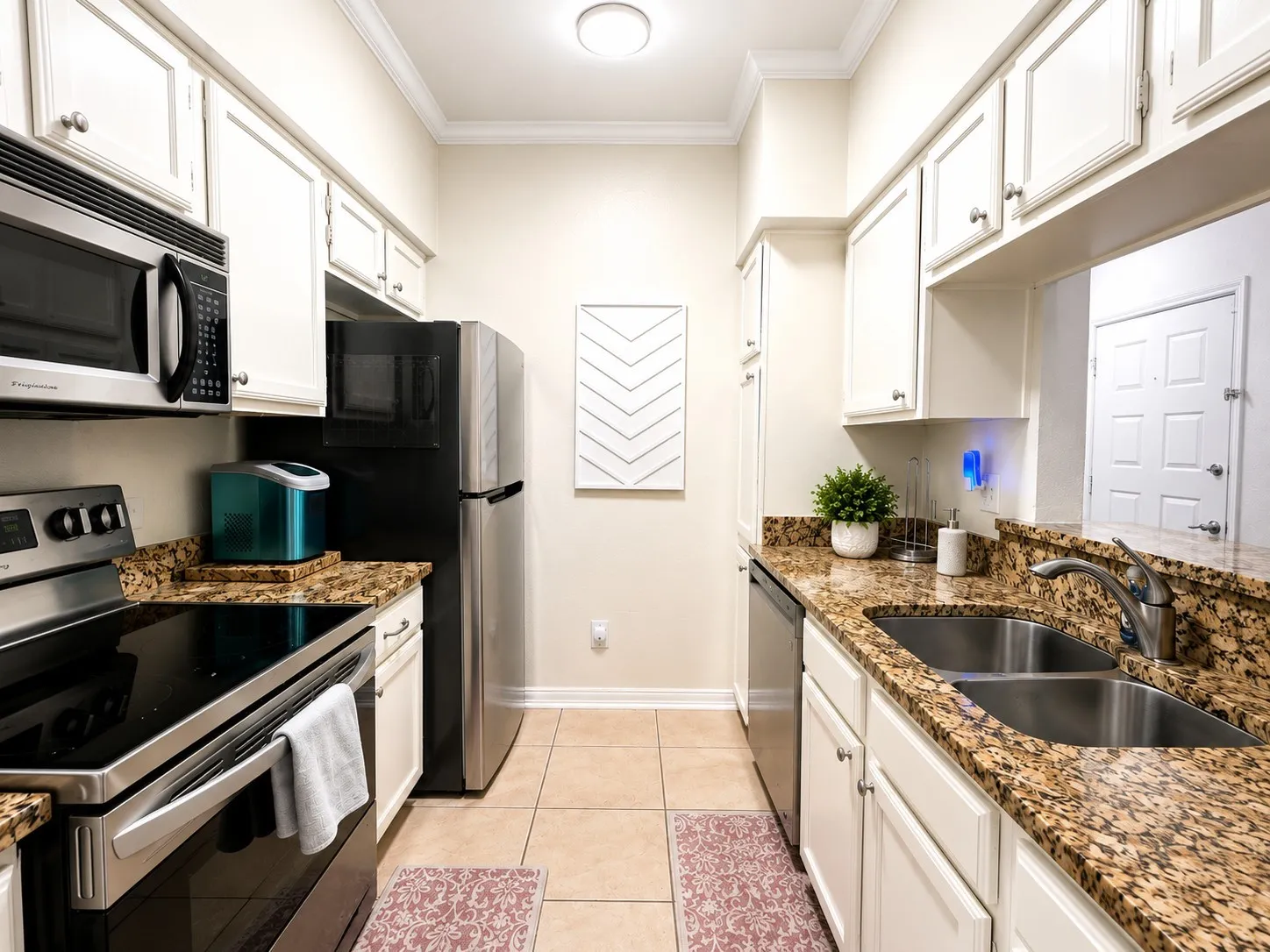 Condominium For Sale in Tarrant County , 3257 Donnelly Circle 604, Fort Worth, Texas 76107, 2 Bedroom, 2 Bathroom, Garage spaces, 1,069 Sqft, built in 1984, mls#21322119, Real Estate Agent in Fort Worth, Homes For Sale in Tarrant county, Homes For Sale in Fort Worth, Realtor in Fort Worth Texas, Real Estate Brokerage Independent Realty Texas, Luminita Cordes Realtor