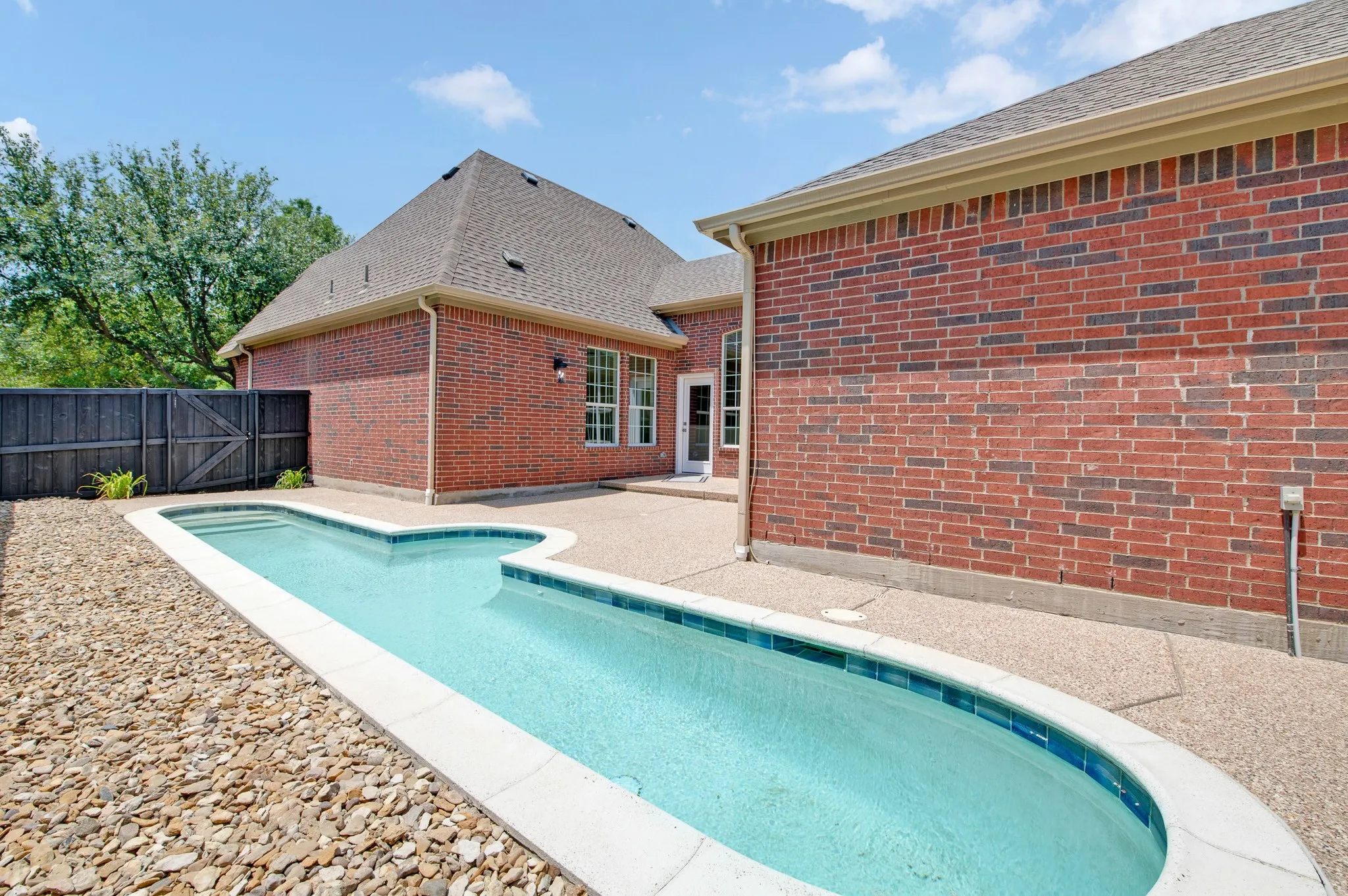 Single Family Residence For Sale in Denton County , 5620 Country View Lane, Frisco, Texas 75036, 3 Bedroom, 2 Bathroom, 2 Garage spaces, 2,101 Sqft, built in 2006, mls#21326218, Real Estate Agent in Frisco, Homes For Sale in Denton county, Homes For Sale in Frisco, Realtor in Frisco Texas, Real Estate Brokerage Independent Realty Texas, Luminita Cordes Realtor