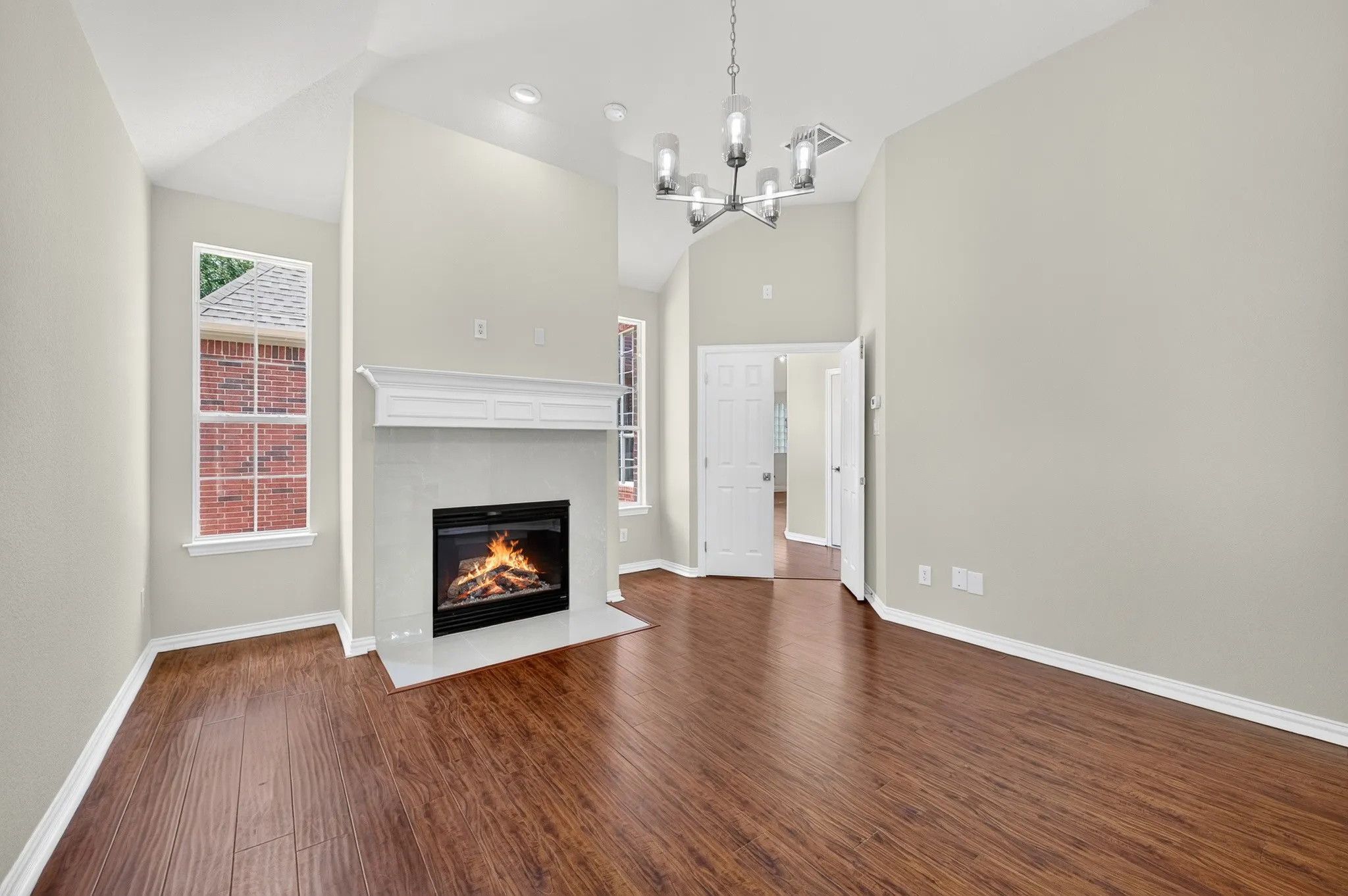 Single Family Residence For Sale in Denton County , 5620 Country View Lane, Frisco, Texas 75036, 3 Bedroom, 2 Bathroom, 2 Garage spaces, 2,101 Sqft, built in 2006, mls#21326218, Real Estate Agent in Frisco, Homes For Sale in Denton county, Homes For Sale in Frisco, Realtor in Frisco Texas, Real Estate Brokerage Independent Realty Texas, Luminita Cordes Realtor