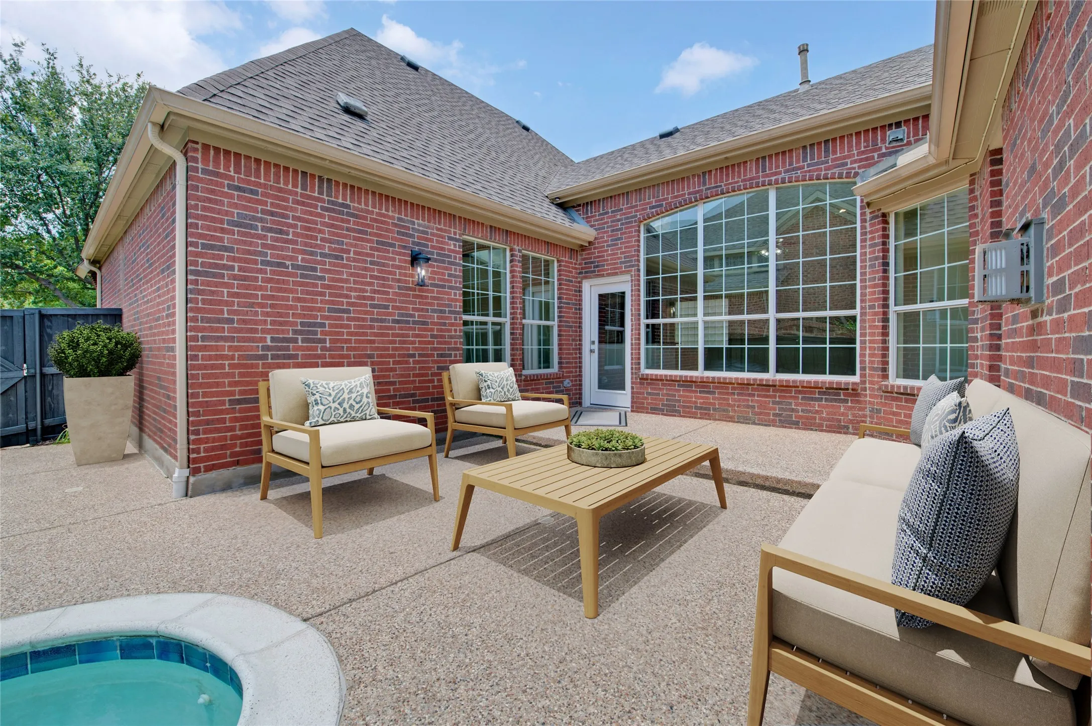 Single Family Residence For Sale in Denton County , 5620 Country View Lane, Frisco, Texas 75036, 3 Bedroom, 2 Bathroom, 2 Garage spaces, 2,101 Sqft, built in 2006, mls#21326218, Real Estate Agent in Frisco, Homes For Sale in Denton county, Homes For Sale in Frisco, Realtor in Frisco Texas, Real Estate Brokerage Independent Realty Texas, Luminita Cordes Realtor