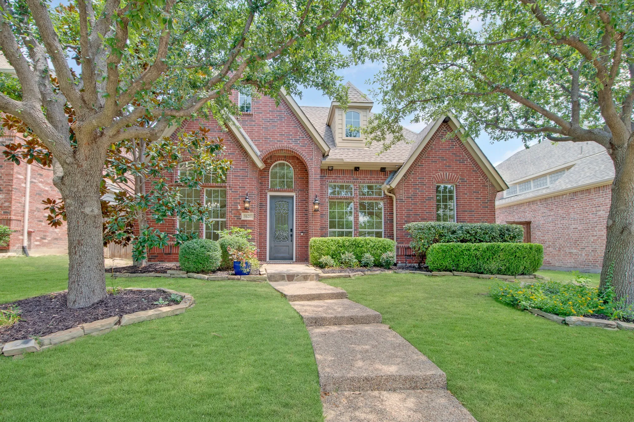 Single Family Residence For Sale in Denton County , 5620 Country View Lane, Frisco, Texas 75036, 3 Bedroom, 2 Bathroom, 2 Garage spaces, 2,101 Sqft, built in 2006, mls#21326218, Real Estate Agent in Frisco, Homes For Sale in Denton county, Homes For Sale in Frisco, Realtor in Frisco Texas, Real Estate Brokerage Independent Realty Texas, Luminita Cordes Realtor