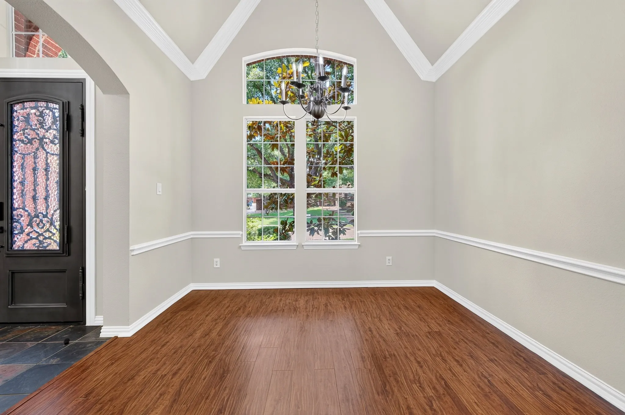 Single Family Residence For Sale in Denton County , 5620 Country View Lane, Frisco, Texas 75036, 3 Bedroom, 2 Bathroom, 2 Garage spaces, 2,101 Sqft, built in 2006, mls#21326218, Real Estate Agent in Frisco, Homes For Sale in Denton county, Homes For Sale in Frisco, Realtor in Frisco Texas, Real Estate Brokerage Independent Realty Texas, Luminita Cordes Realtor