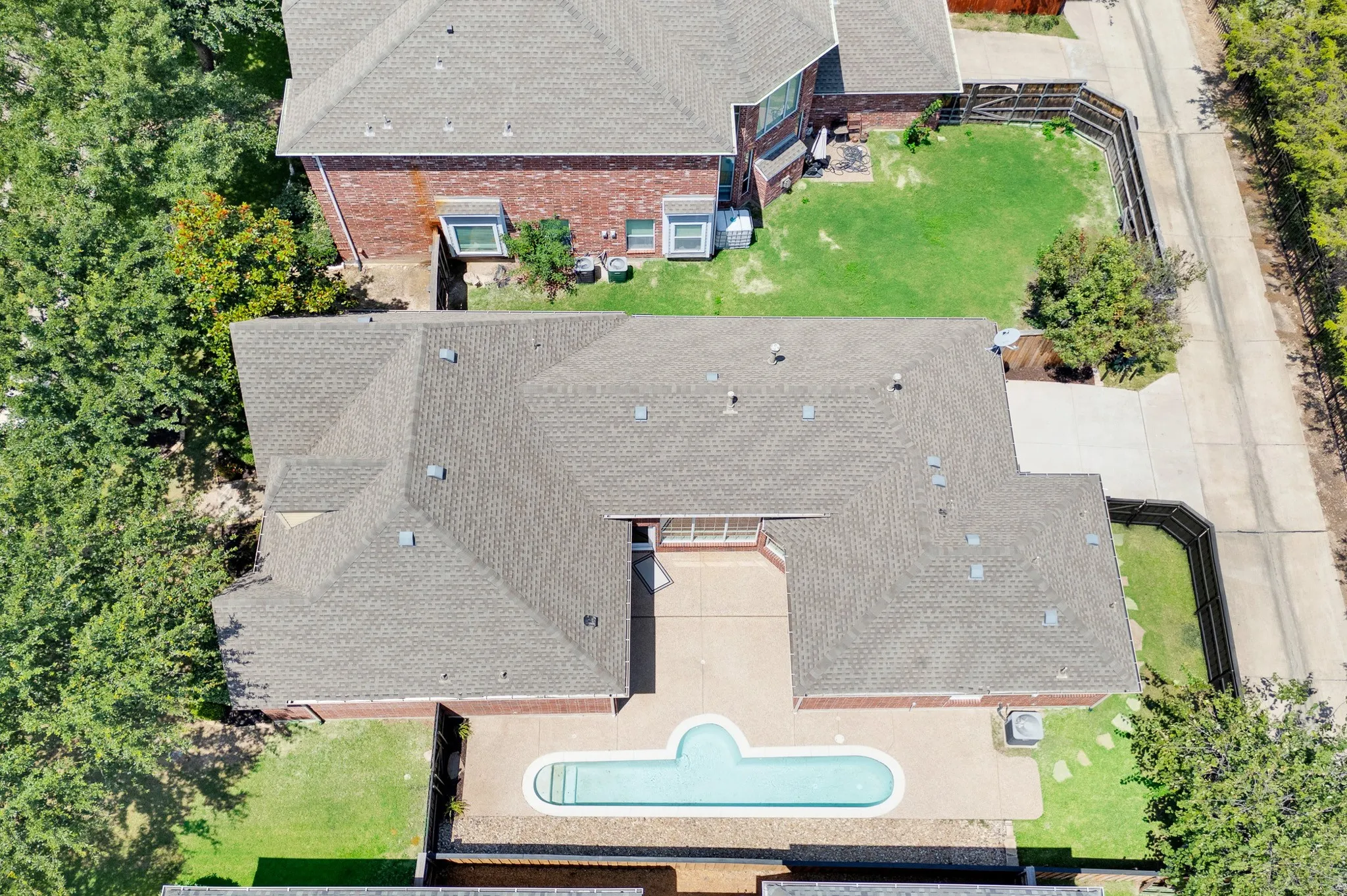 Single Family Residence For Sale in Denton County , 5620 Country View Lane, Frisco, Texas 75036, 3 Bedroom, 2 Bathroom, 2 Garage spaces, 2,101 Sqft, built in 2006, mls#21326218, Real Estate Agent in Frisco, Homes For Sale in Denton county, Homes For Sale in Frisco, Realtor in Frisco Texas, Real Estate Brokerage Independent Realty Texas, Luminita Cordes Realtor