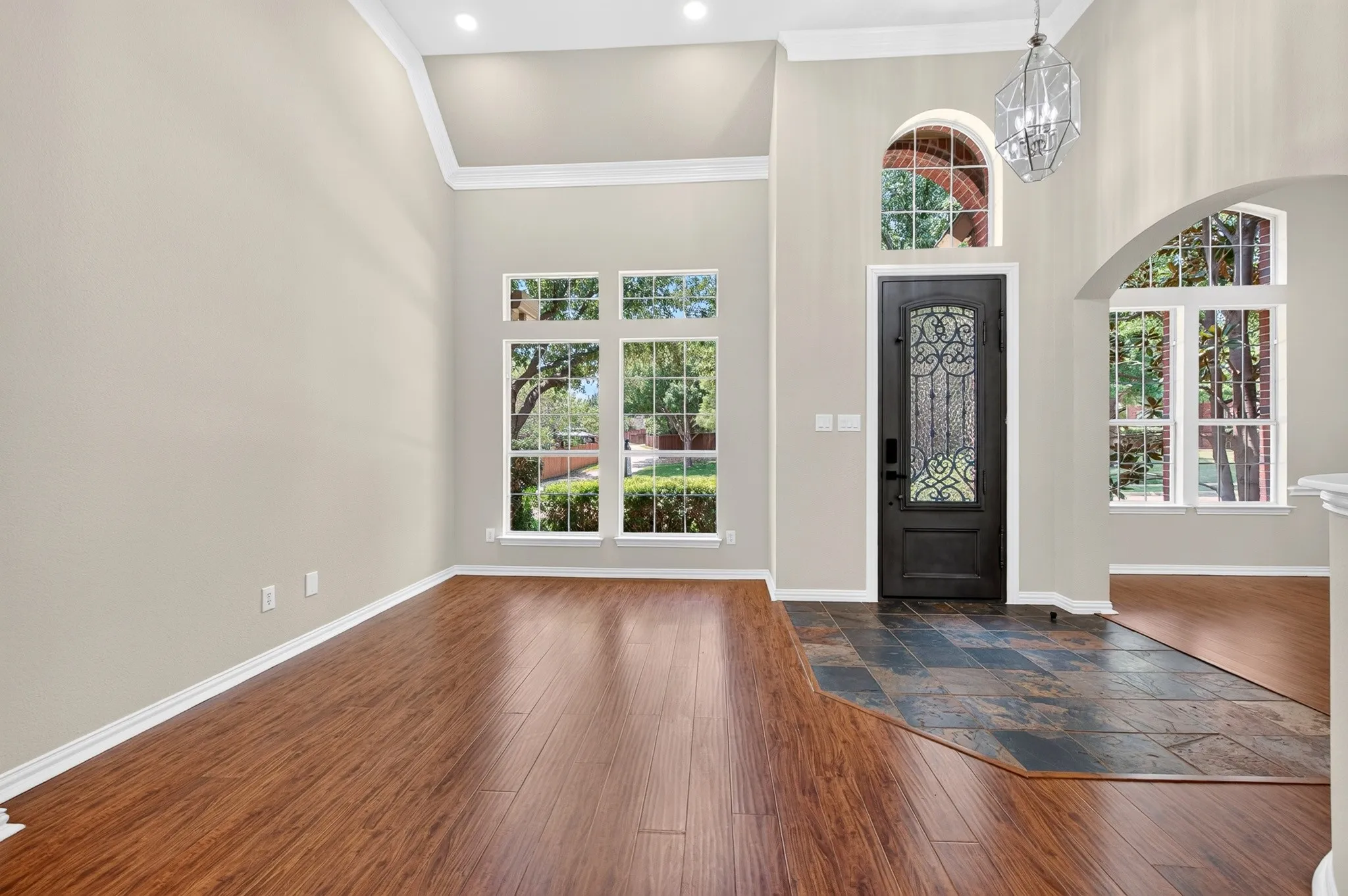 Single Family Residence For Sale in Denton County , 5620 Country View Lane, Frisco, Texas 75036, 3 Bedroom, 2 Bathroom, 2 Garage spaces, 2,101 Sqft, built in 2006, mls#21326218, Real Estate Agent in Frisco, Homes For Sale in Denton county, Homes For Sale in Frisco, Realtor in Frisco Texas, Real Estate Brokerage Independent Realty Texas, Luminita Cordes Realtor