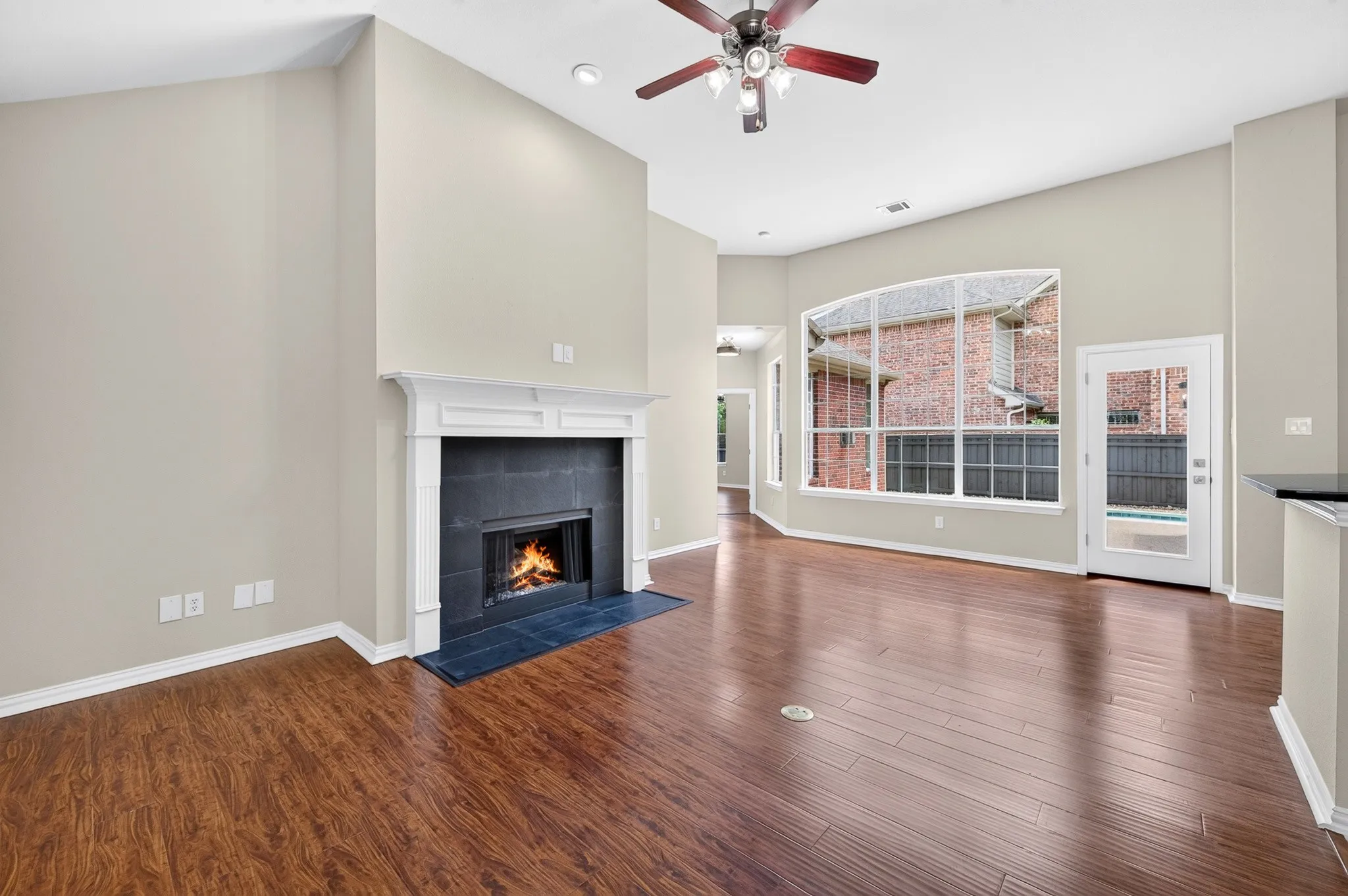Single Family Residence For Sale in Denton County , 5620 Country View Lane, Frisco, Texas 75036, 3 Bedroom, 2 Bathroom, 2 Garage spaces, 2,101 Sqft, built in 2006, mls#21326218, Real Estate Agent in Frisco, Homes For Sale in Denton county, Homes For Sale in Frisco, Realtor in Frisco Texas, Real Estate Brokerage Independent Realty Texas, Luminita Cordes Realtor