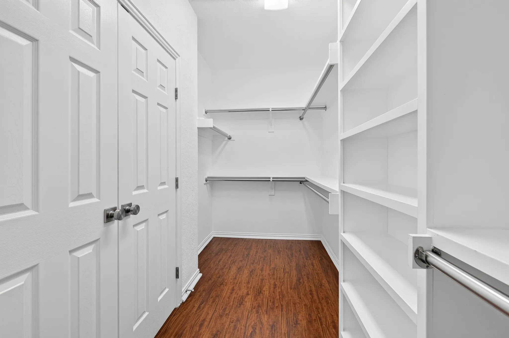 Single Family Residence For Sale in Denton County , 5620 Country View Lane, Frisco, Texas 75036, 3 Bedroom, 2 Bathroom, 2 Garage spaces, 2,101 Sqft, built in 2006, mls#21326218, Real Estate Agent in Frisco, Homes For Sale in Denton county, Homes For Sale in Frisco, Realtor in Frisco Texas, Real Estate Brokerage Independent Realty Texas, Luminita Cordes Realtor