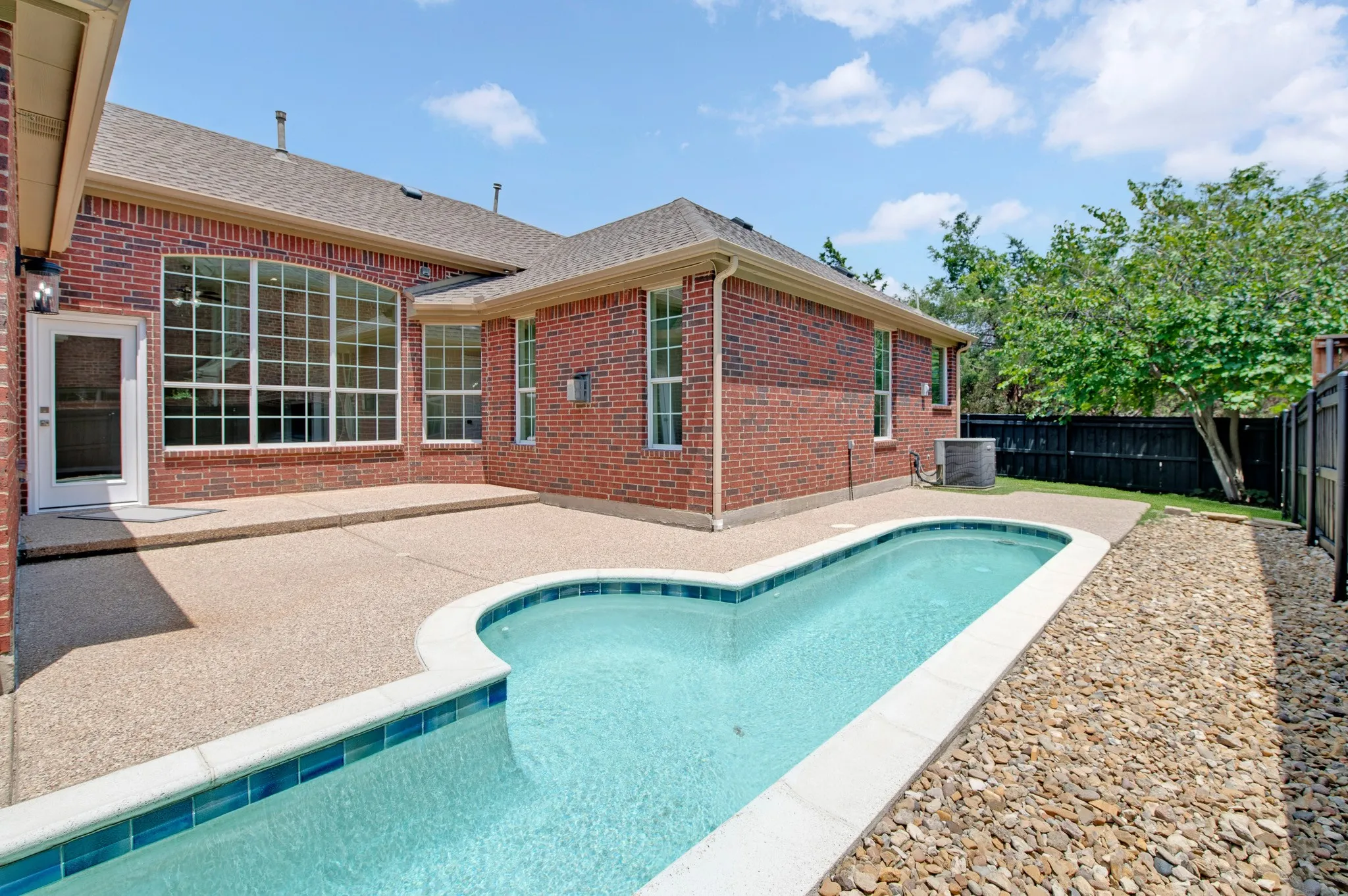 Single Family Residence For Sale in Denton County , 5620 Country View Lane, Frisco, Texas 75036, 3 Bedroom, 2 Bathroom, 2 Garage spaces, 2,101 Sqft, built in 2006, mls#21326218, Real Estate Agent in Frisco, Homes For Sale in Denton county, Homes For Sale in Frisco, Realtor in Frisco Texas, Real Estate Brokerage Independent Realty Texas, Luminita Cordes Realtor