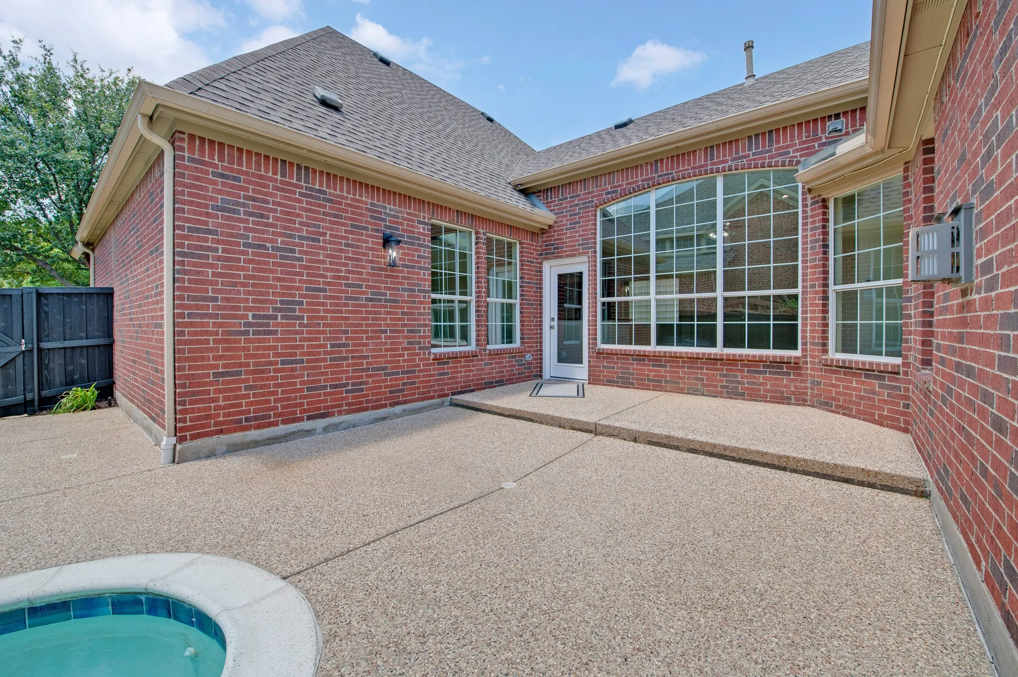 Single Family Residence For Sale in Denton County , 5620 Country View Lane, Frisco, Texas 75036, 3 Bedroom, 2 Bathroom, 2 Garage spaces, 2,101 Sqft, built in 2006, mls#21326218, Real Estate Agent in Frisco, Homes For Sale in Denton county, Homes For Sale in Frisco, Realtor in Frisco Texas, Real Estate Brokerage Independent Realty Texas, Luminita Cordes Realtor