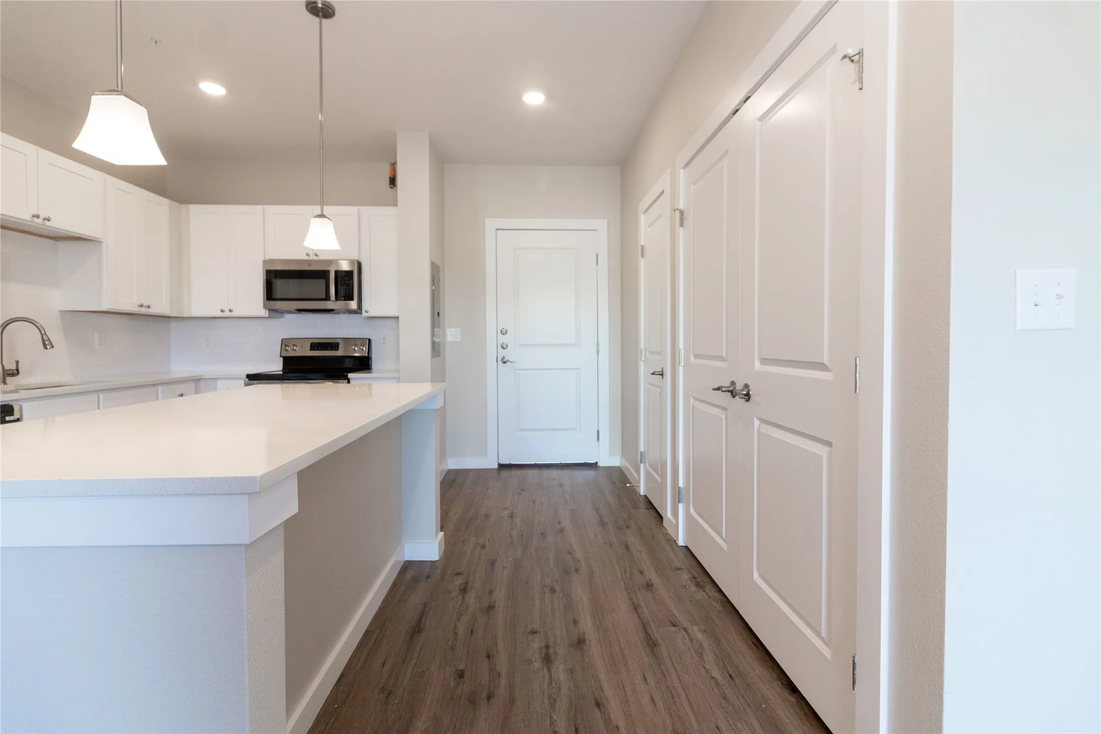 Apartment For Rent in Tarrant County , 7149 Trail Lake Drive 54, Fort Worth, Texas 76133, 3 Bedrooms, 2 Bathrooms, Garage spaces, 1,154 Sqft, built in 2024, Price $2,000, mls#21326713, Real Estate Agent in Fort Worth, Homes For Rent in Tarrant county, Homes For Rent in Fort Worth, Realtor in Fort Worth Texas, Real Estate Brokerage Independent Realty Texas, Luminita Cordes Realtor