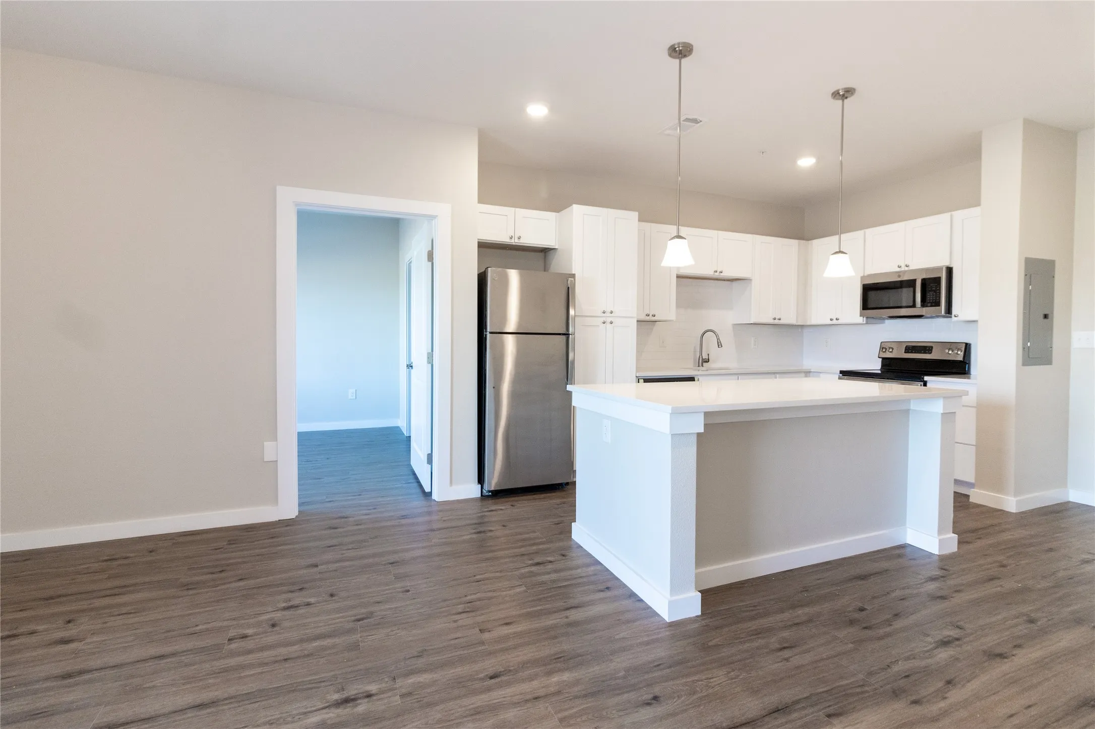 Apartment For Rent in Tarrant County , 7149 Trail Lake Drive 54, Fort Worth, Texas 76133, 3 Bedrooms, 2 Bathrooms, Garage spaces, 1,154 Sqft, built in 2024, Price $2,000, mls#21326713, Real Estate Agent in Fort Worth, Homes For Rent in Tarrant county, Homes For Rent in Fort Worth, Realtor in Fort Worth Texas, Real Estate Brokerage Independent Realty Texas, Luminita Cordes Realtor