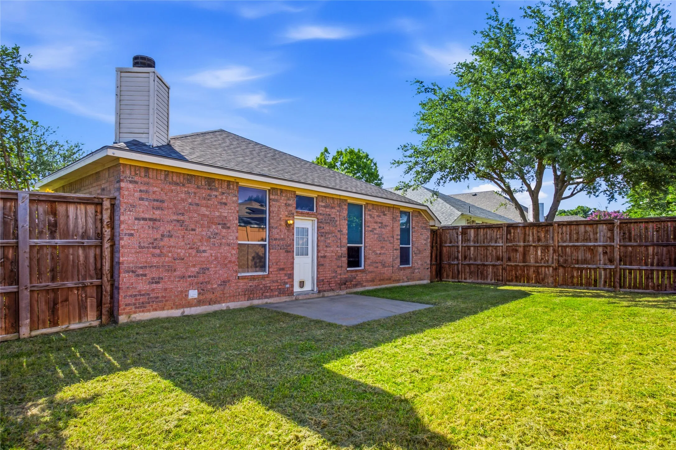 Single Family Residence For Sale in Tarrant County , 8377 Edgepoint Trail, Fort Worth, Texas 76053, 4 Bedroom, 2 Bathroom, 2 Garage spaces, 2,020 Sqft, built in 2005, mls#21302234, Real Estate Agent in Fort Worth, Homes For Sale in Tarrant county, Homes For Sale in Fort Worth, Realtor in Fort Worth Texas, Real Estate Brokerage Independent Realty Texas, Luminita Cordes Realtor