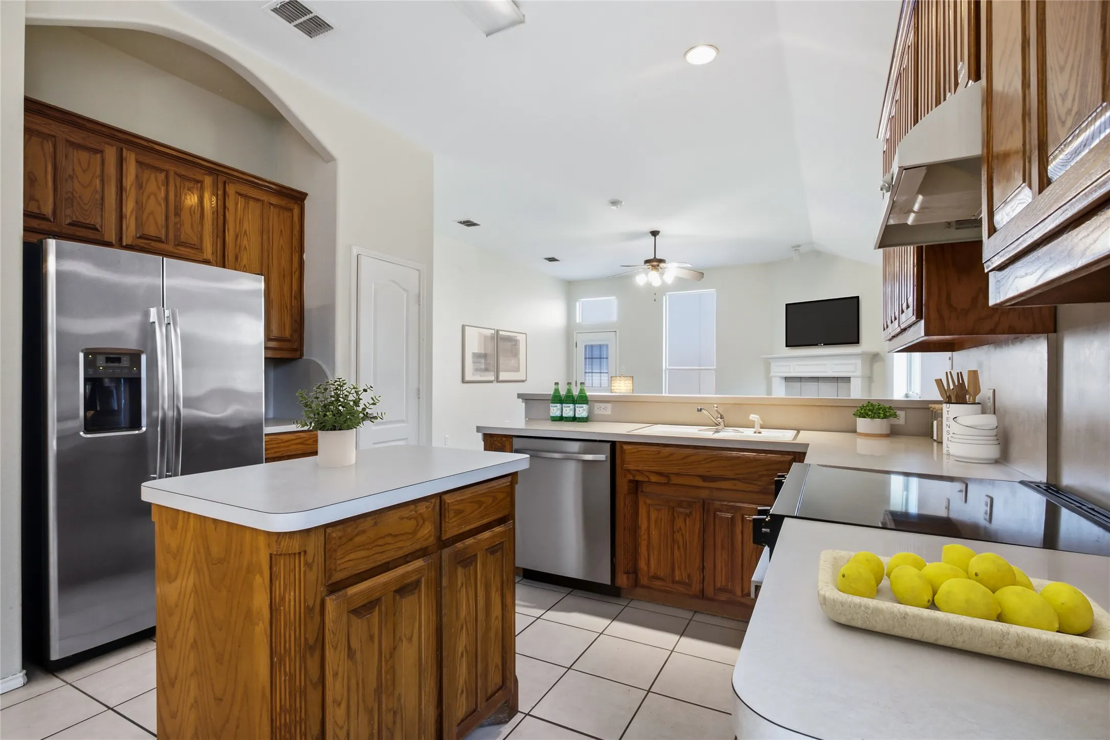 Single Family Residence For Sale in Tarrant County , 8377 Edgepoint Trail, Fort Worth, Texas 76053, 4 Bedroom, 2 Bathroom, 2 Garage spaces, 2,020 Sqft, built in 2005, mls#21302234, Real Estate Agent in Fort Worth, Homes For Sale in Tarrant county, Homes For Sale in Fort Worth, Realtor in Fort Worth Texas, Real Estate Brokerage Independent Realty Texas, Luminita Cordes Realtor