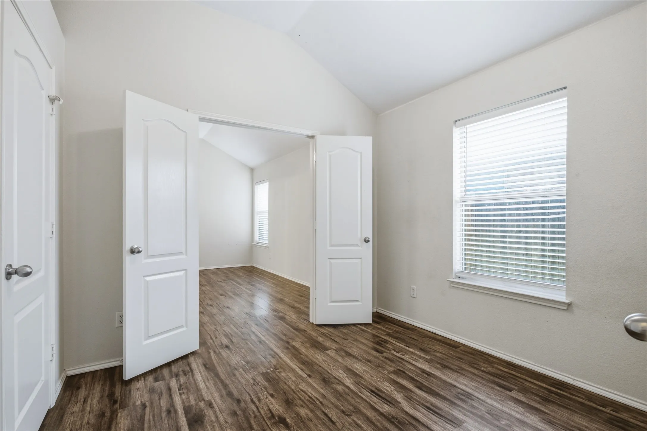 Single Family Residence For Sale in Tarrant County , 8377 Edgepoint Trail, Fort Worth, Texas 76053, 4 Bedroom, 2 Bathroom, 2 Garage spaces, 2,020 Sqft, built in 2005, mls#21302234, Real Estate Agent in Fort Worth, Homes For Sale in Tarrant county, Homes For Sale in Fort Worth, Realtor in Fort Worth Texas, Real Estate Brokerage Independent Realty Texas, Luminita Cordes Realtor