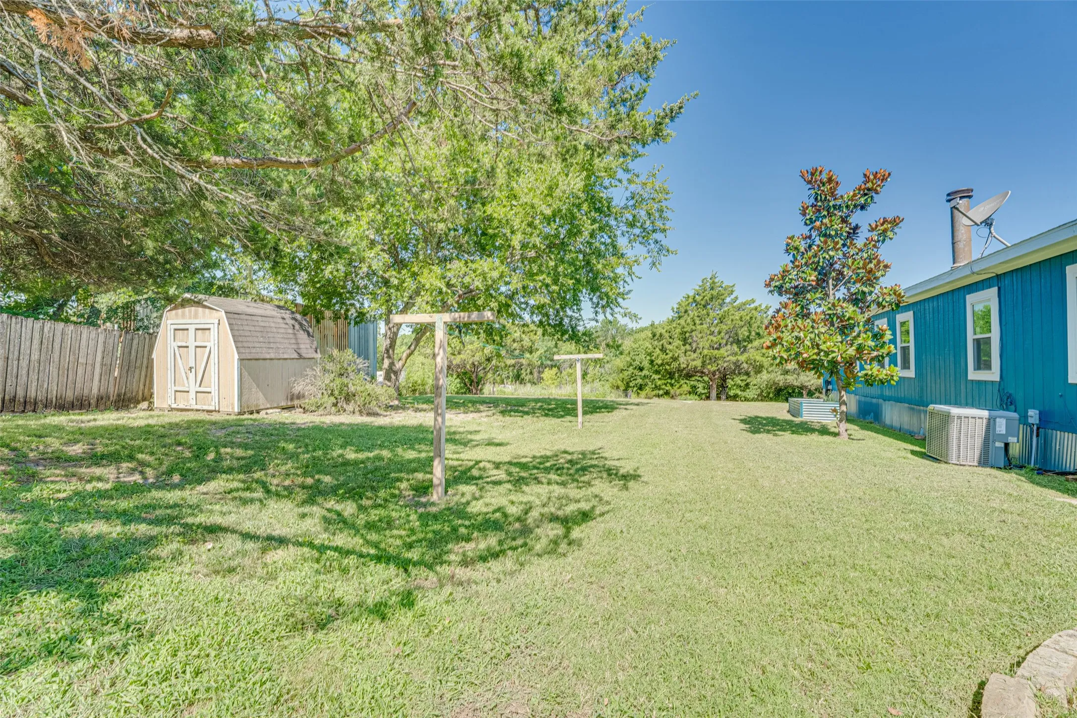 Mobile Home For Sale in Collin County , 2202 County Road 947, Princeton, Texas 75407, 3 Bedroom, 2 Bathroom, Garage spaces, 2,382 Sqft, built in 1998, mls#21325542, Real Estate Agent in Princeton, Homes For Sale in Collin county, Homes For Sale in Princeton, Realtor in Princeton Texas, Real Estate Brokerage Independent Realty Texas, Luminita Cordes Realtor