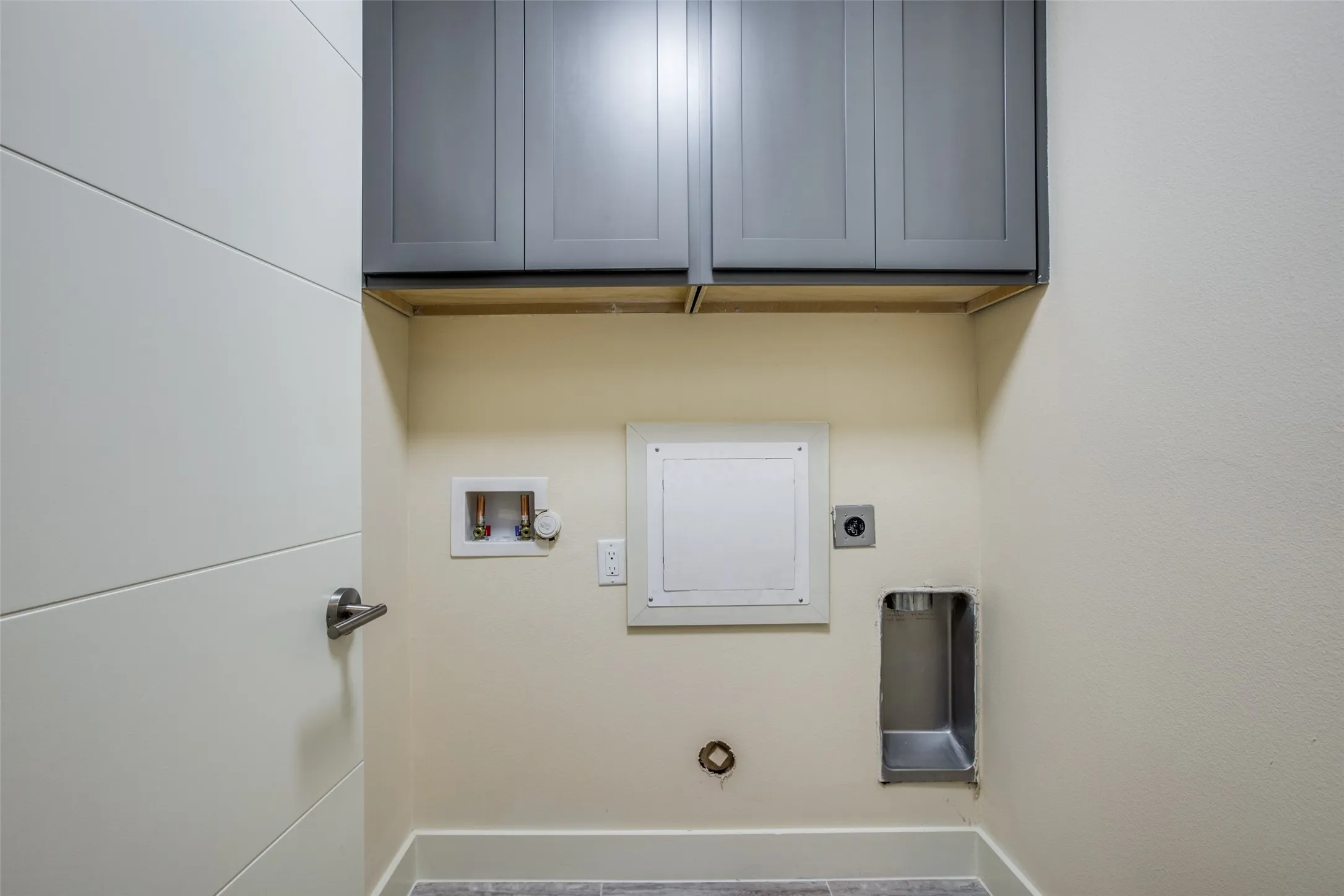 Townhouse For Rent in Dallas County , 4316 Hartford Street 31, Dallas, Texas 75219, 2 Bedrooms, 3 Bathrooms, 2 Garage spaces, 1,394 Sqft, built in 2019, Price $2,995, mls#21319740, Real Estate Agent in Dallas, Homes For Rent in Dallas county, Homes For Rent in Dallas, Realtor in Dallas Texas, Real Estate Brokerage Independent Realty Texas, Luminita Cordes Realtor